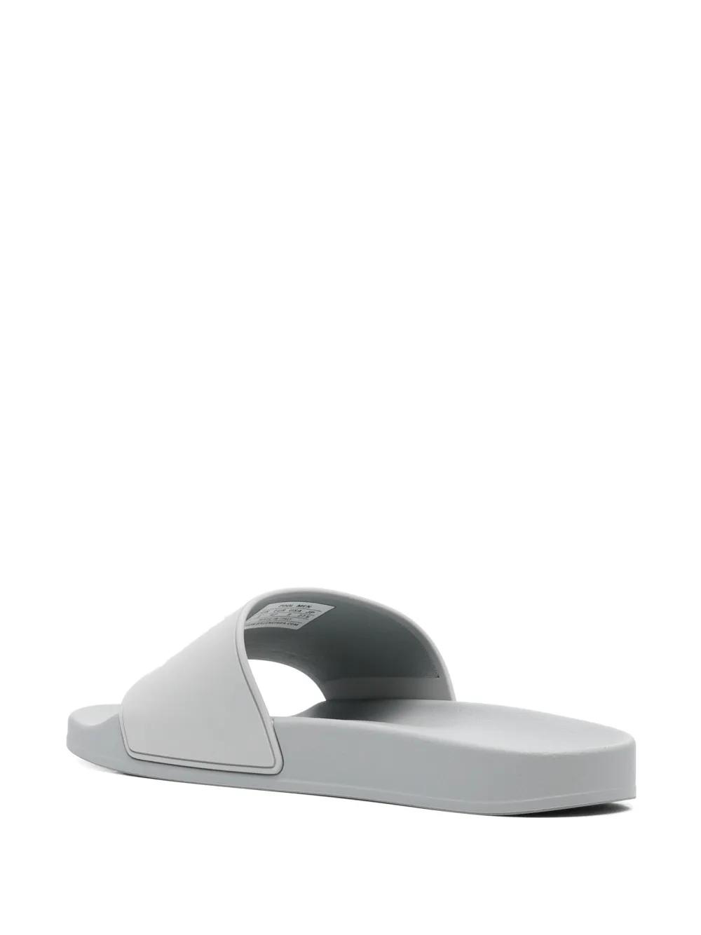 logo-embossed slides Product Image