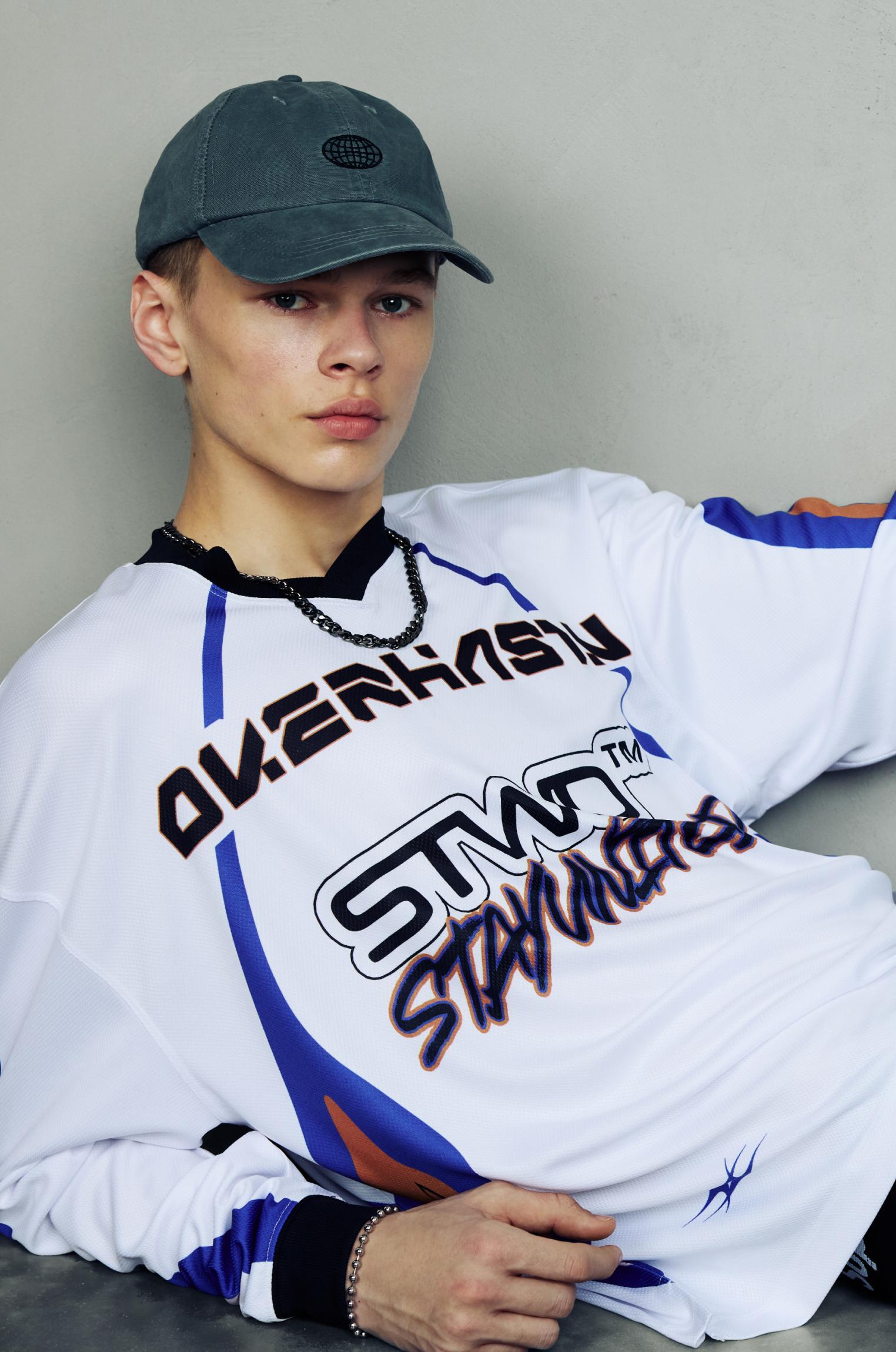 World graphic cap Product Image