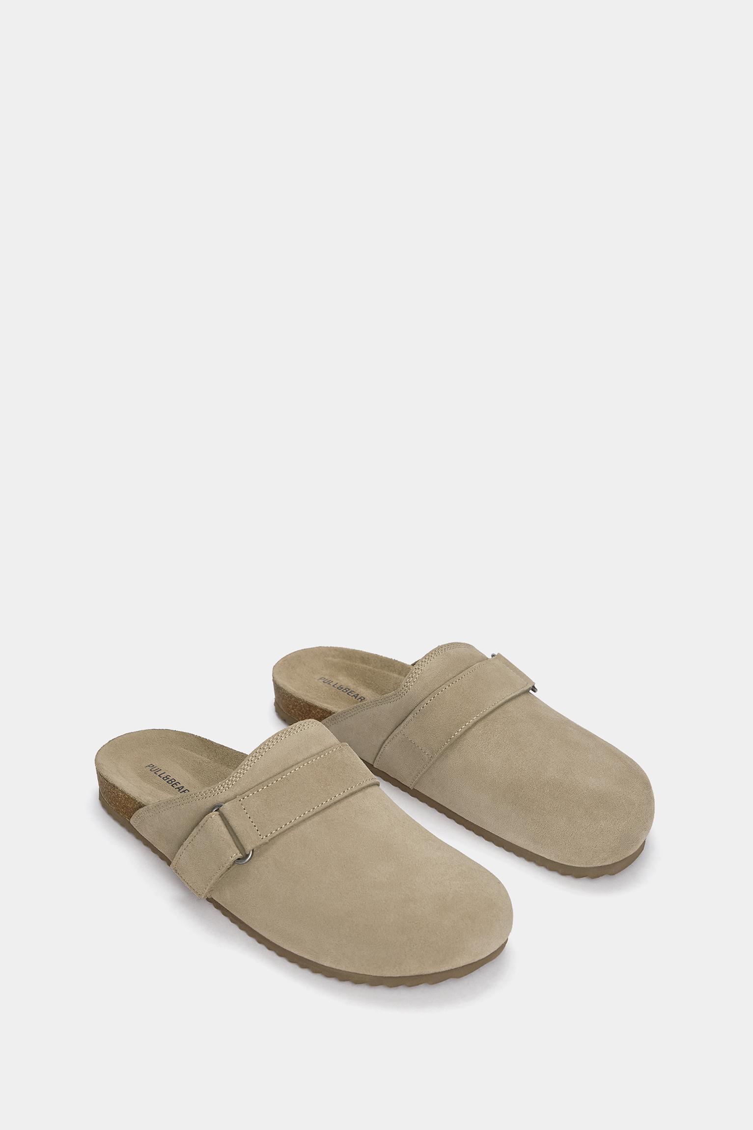 Leather clogs Product Image