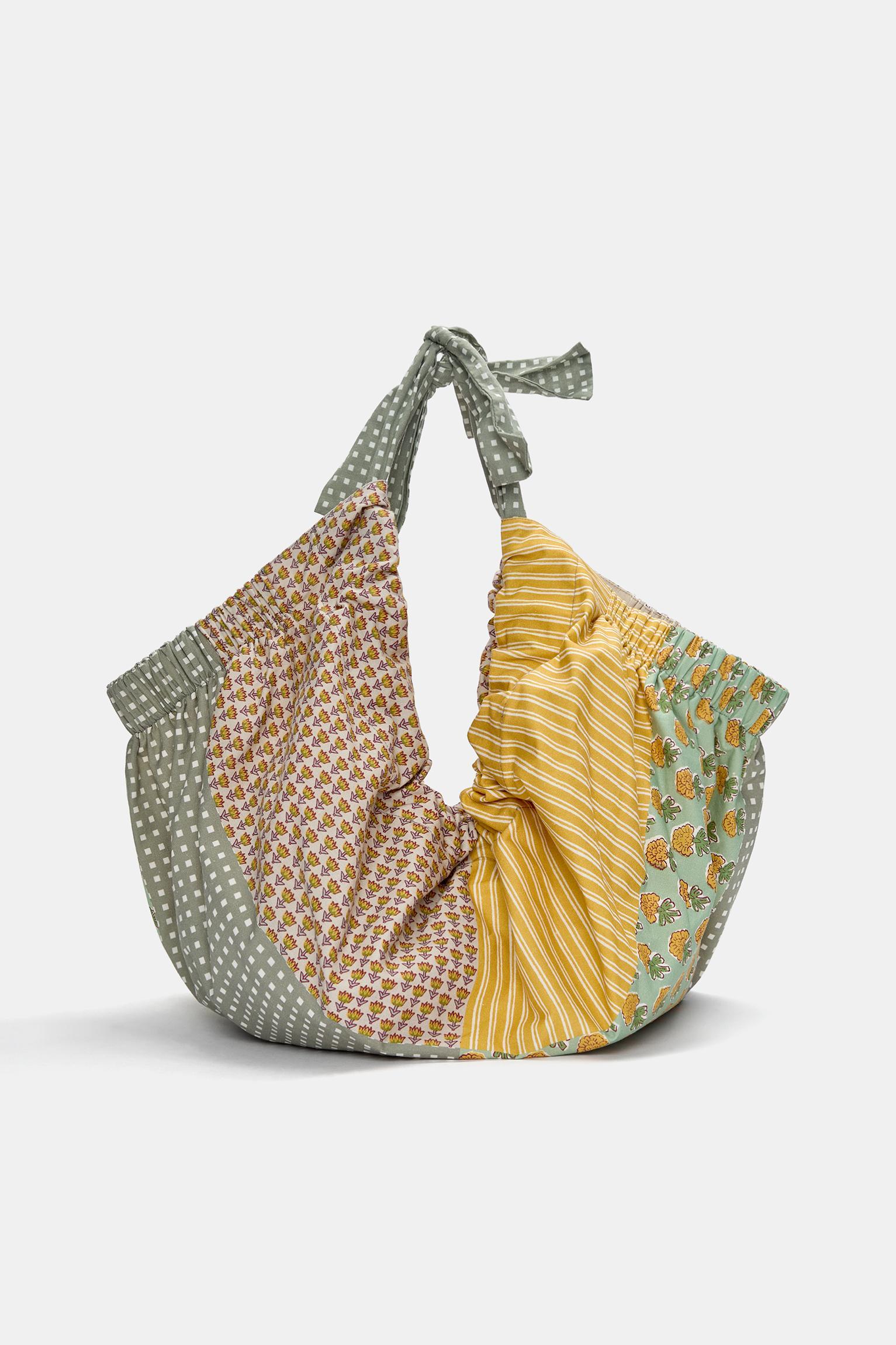Printed maxi shopper bag Product Image