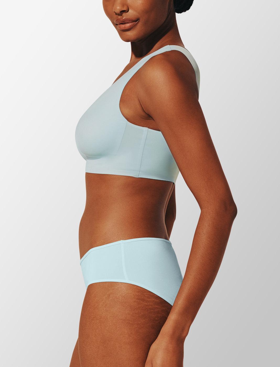 Smoothing Scoop Wireless Bra Product Image
