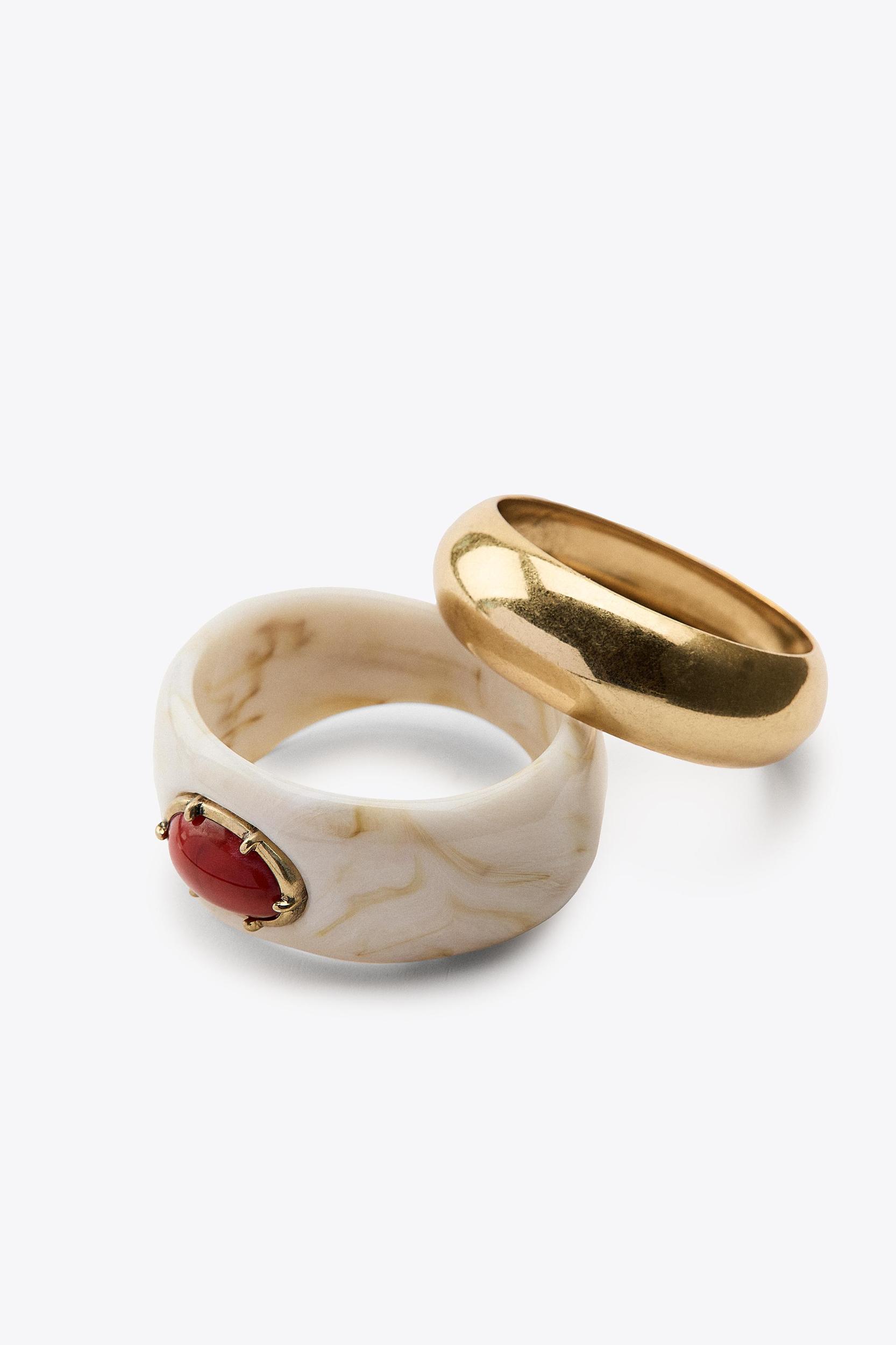 PACK OF RESIN AND METAL BRACELETS Product Image