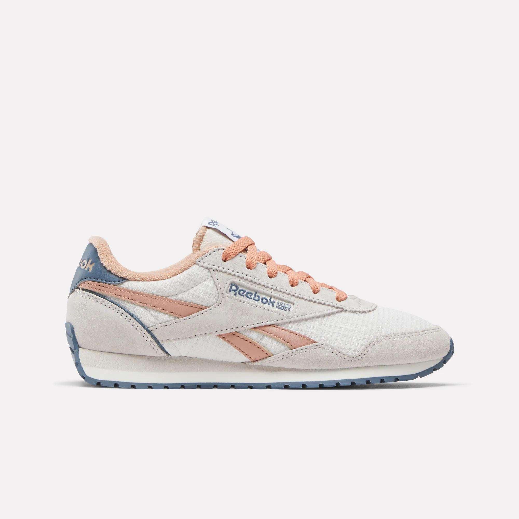 Women's Classic AZ Shoes Female Product Image