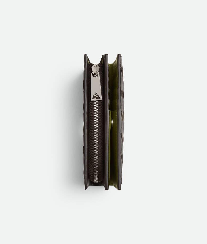 Men's Intrecciato Medium Bi-Fold With L-Zip in Fondant/matcha Product Image