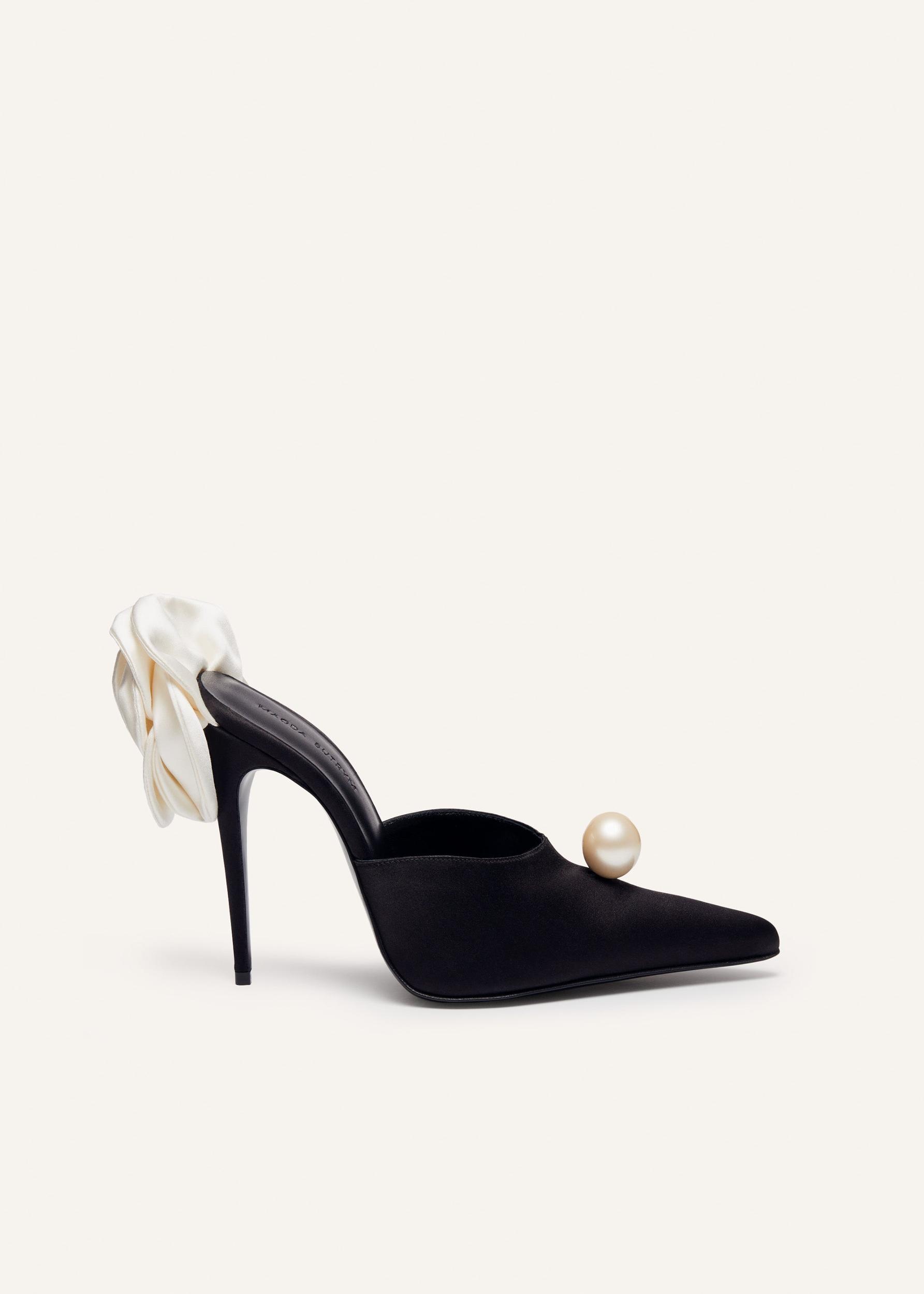 Pointed flower mules in black satin Product Image