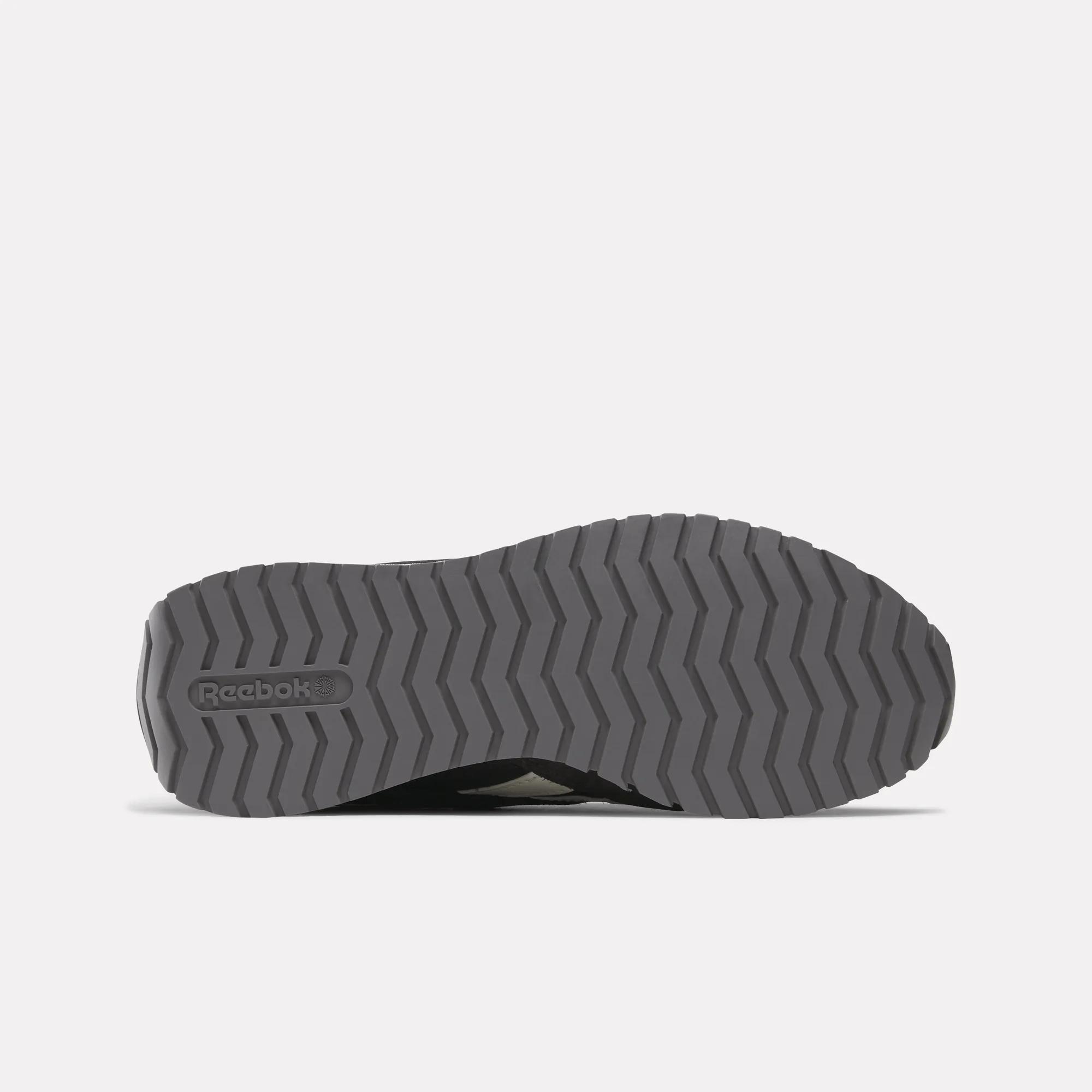 Women's Classic AZ Shoes Female Product Image