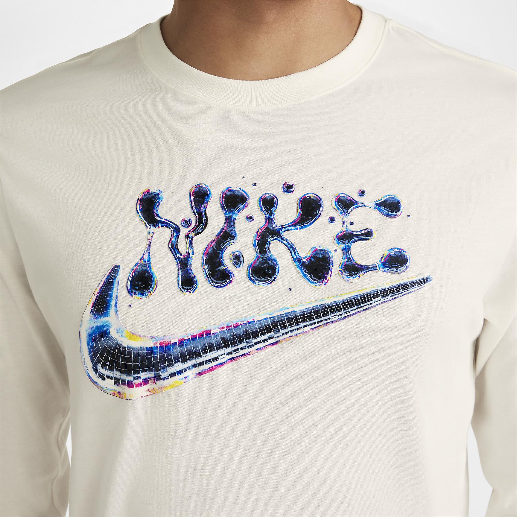 Nike Sportswear Club Long-Sleeve T-Shirt Product Image
