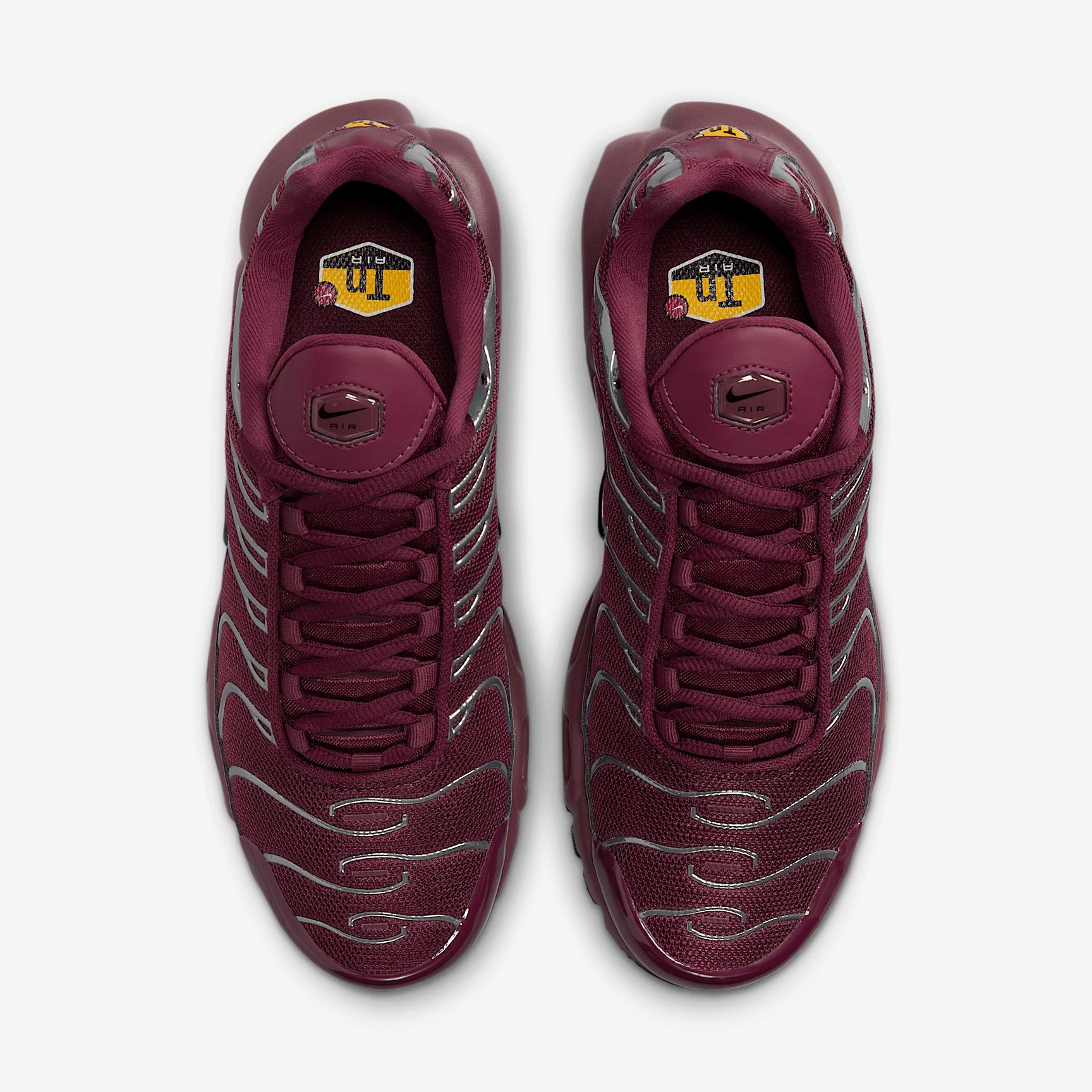 Nike Women's Air Max Plus SE Shoes Product Image