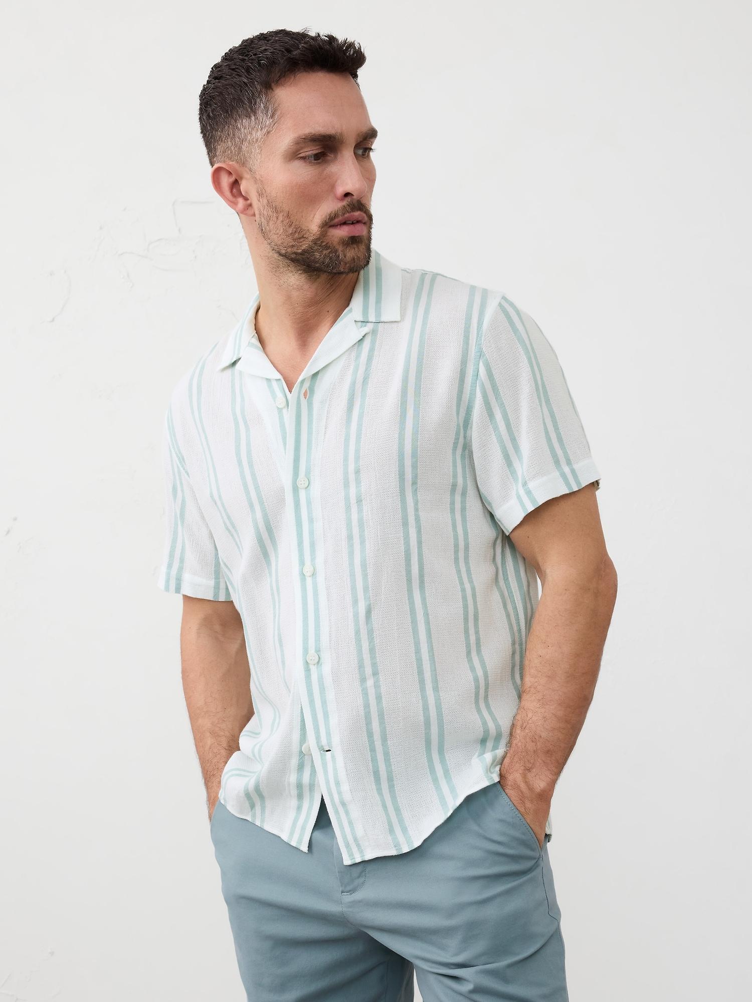 Standard Fit Textured Resort Shirt Product Image