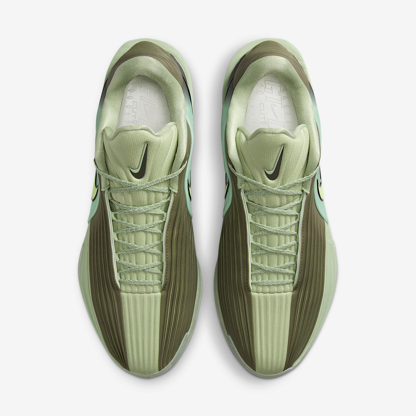 Nike Men's G.T. Cut 3 Turbo Basketball Shoes Product Image