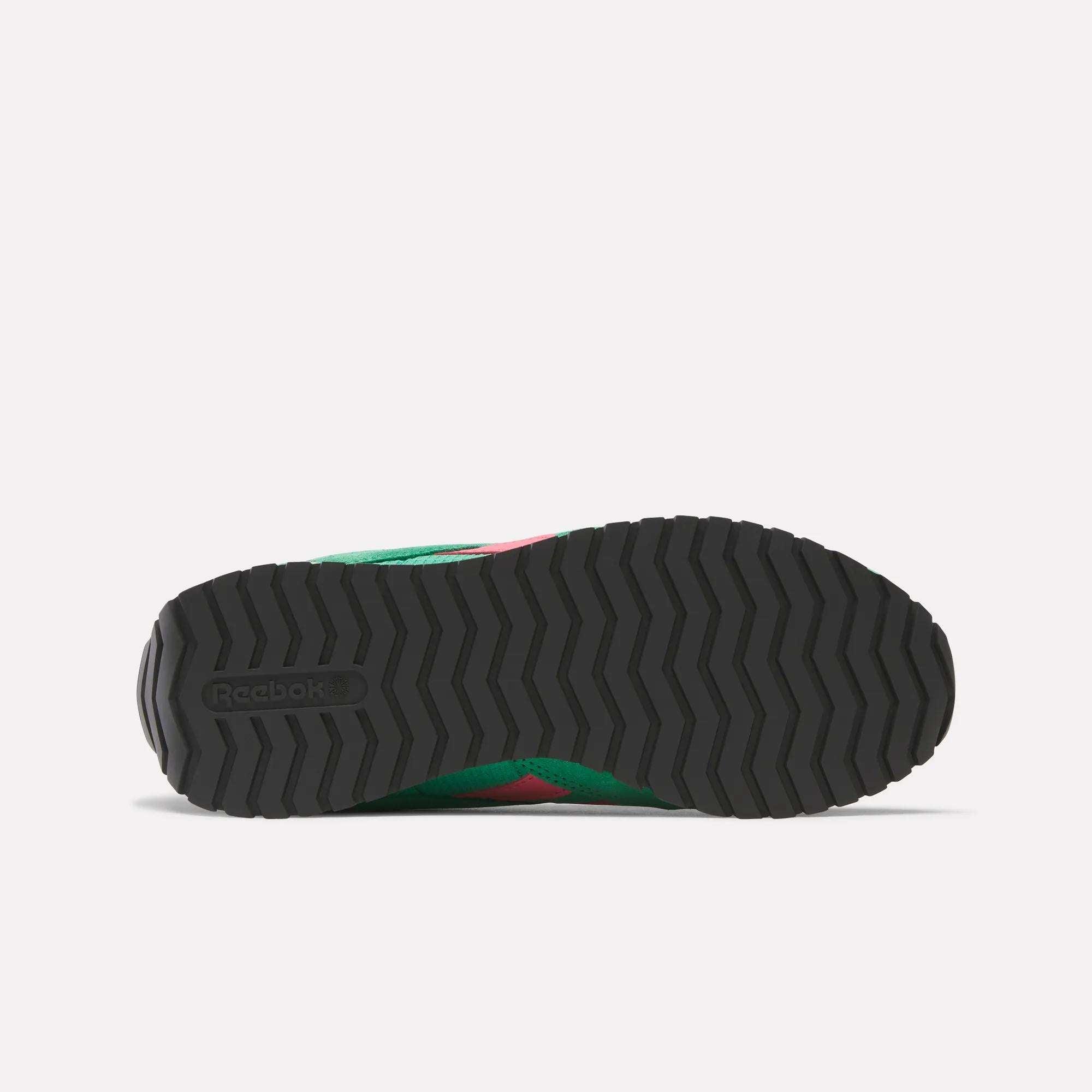 Women's Classic AZ Shoes Female Product Image