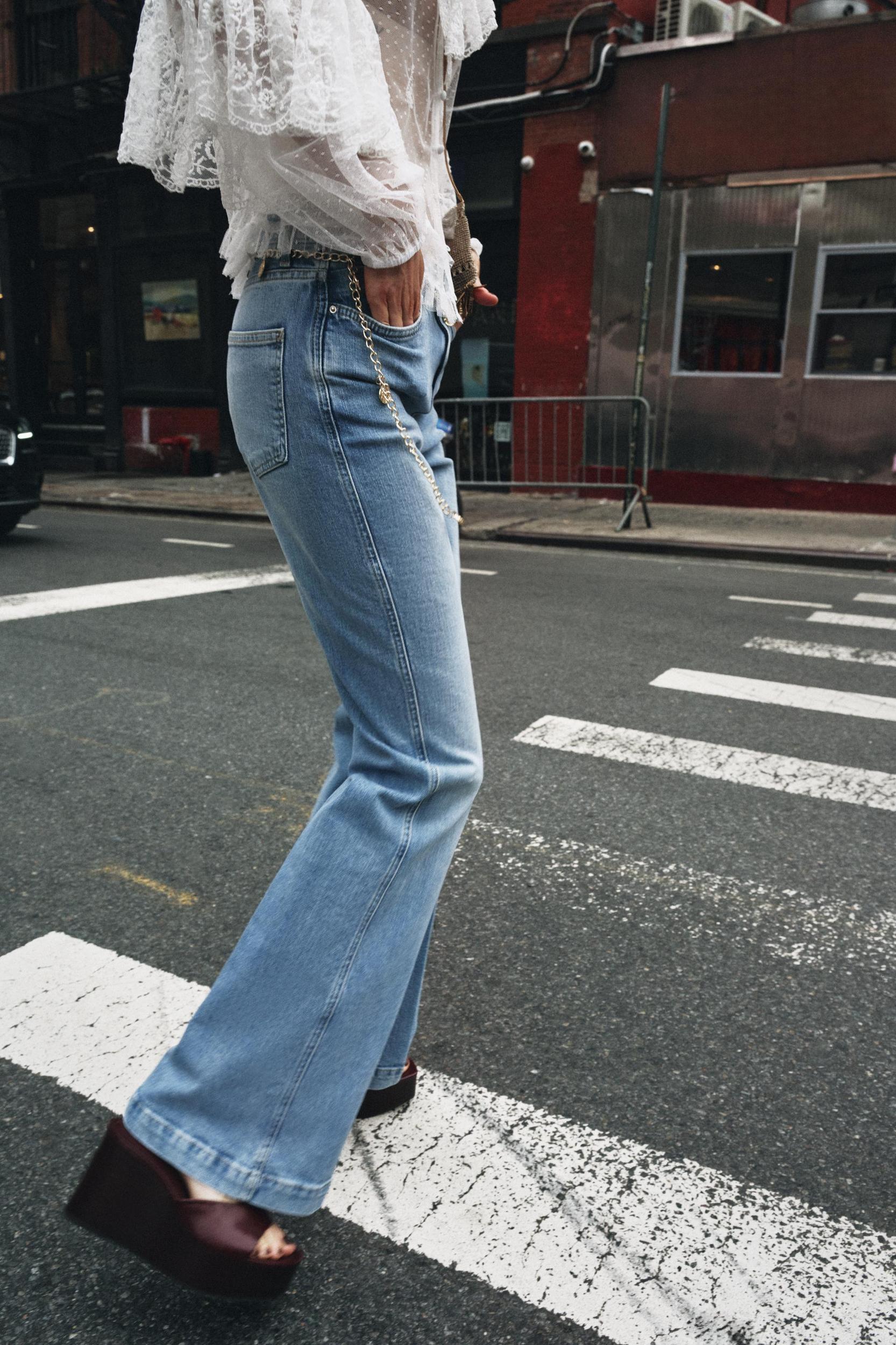 Z1975 HIGH WAIST BOOTCUT JEANS WITH CHAIN BELT Product Image
