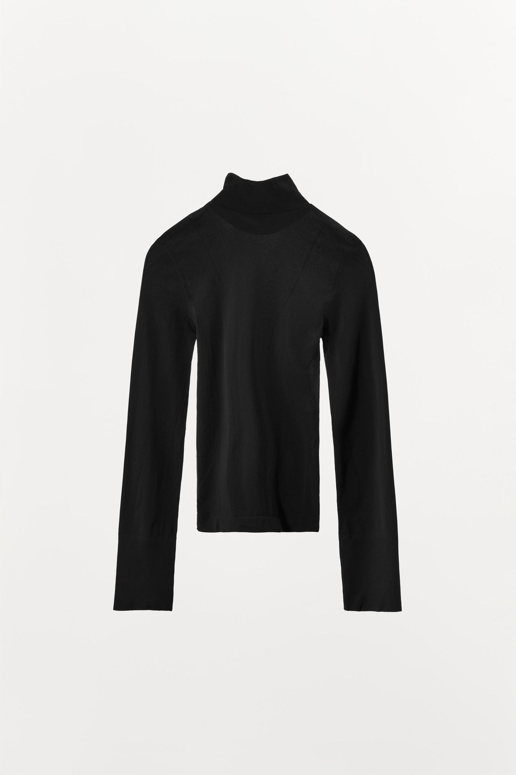 FITTED TOP WITH SEAMS Product Image