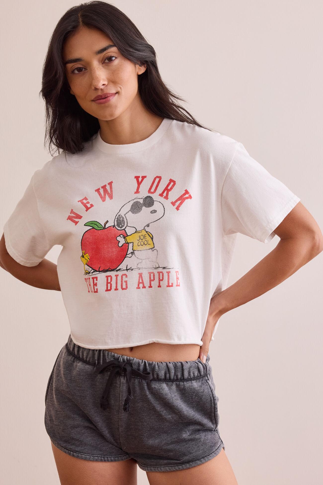 Hideaway Lounge Short Product Image