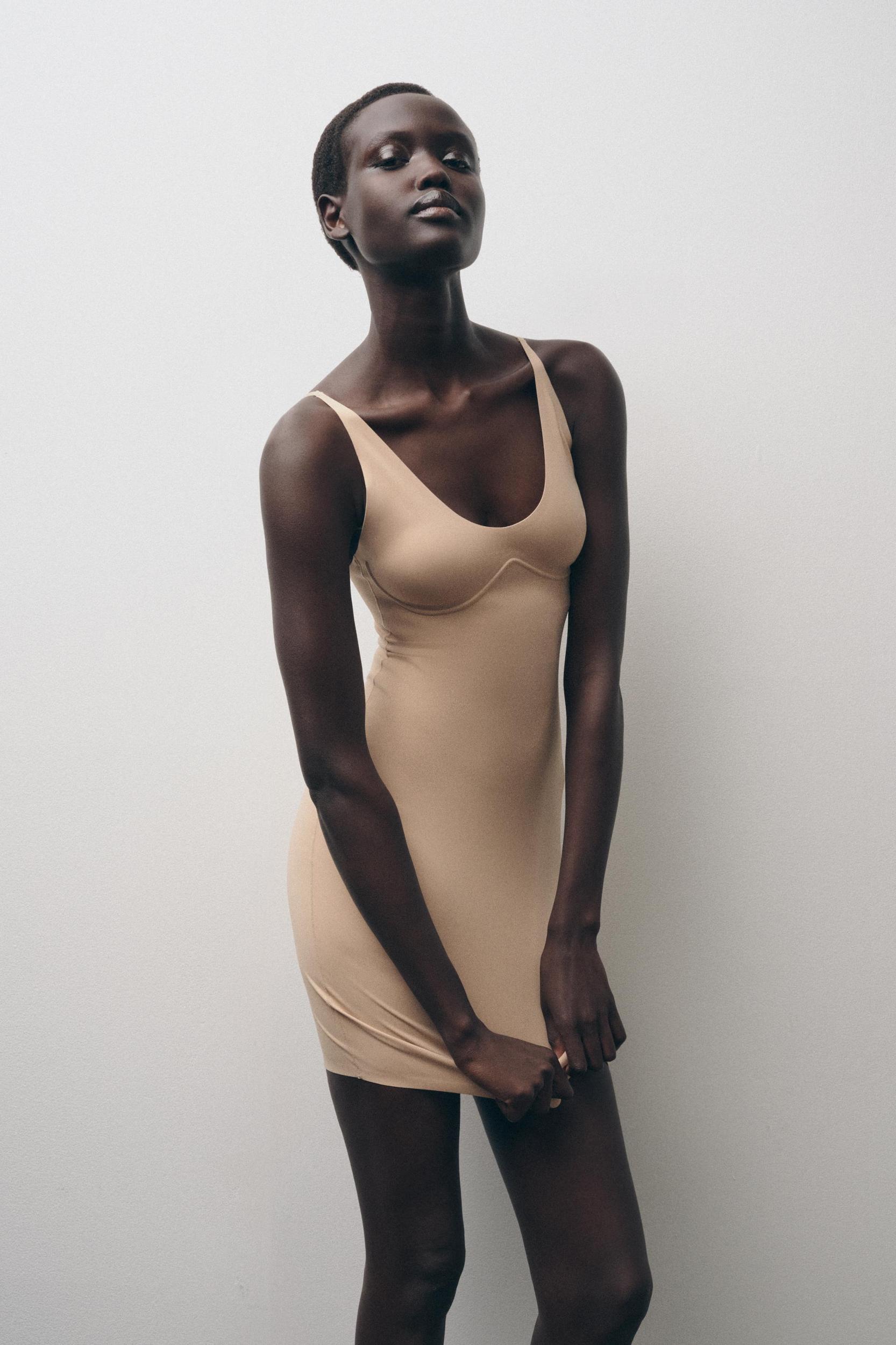 SHORT BODY SHAPE DRESS Product Image