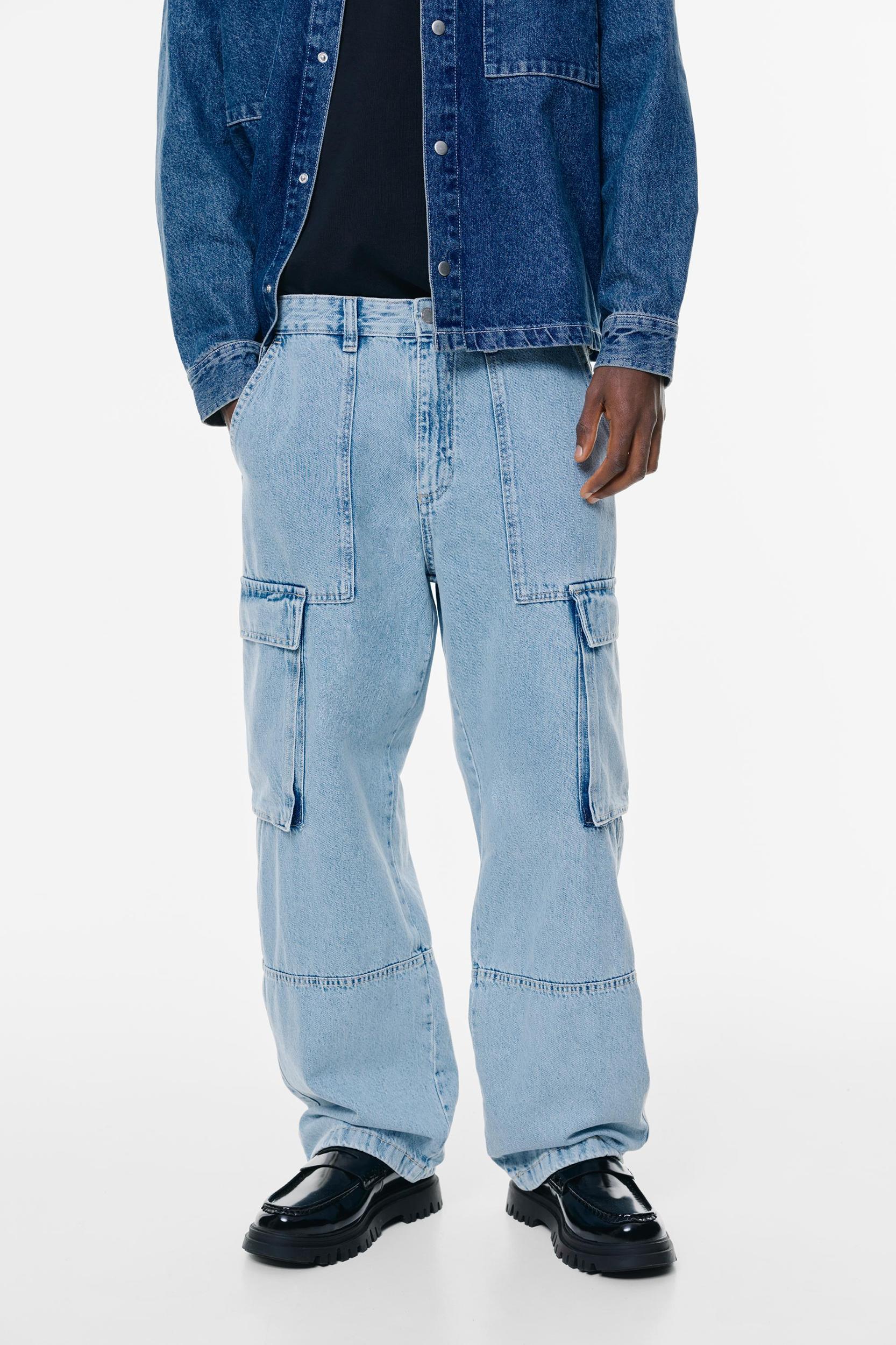 Baggy cargo jeans Product Image