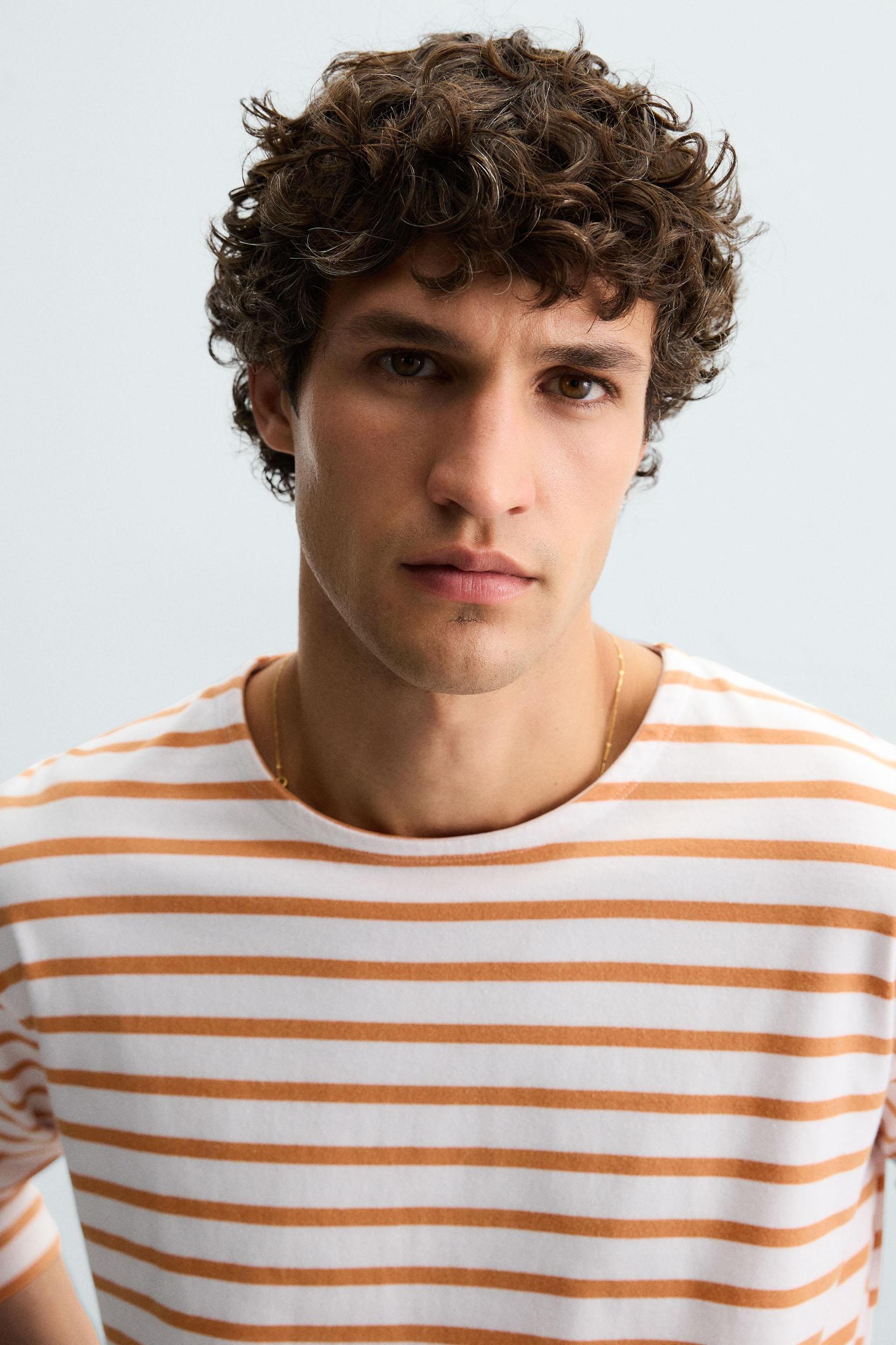 JACQUARD STRIPE T-SHIRT Product Image