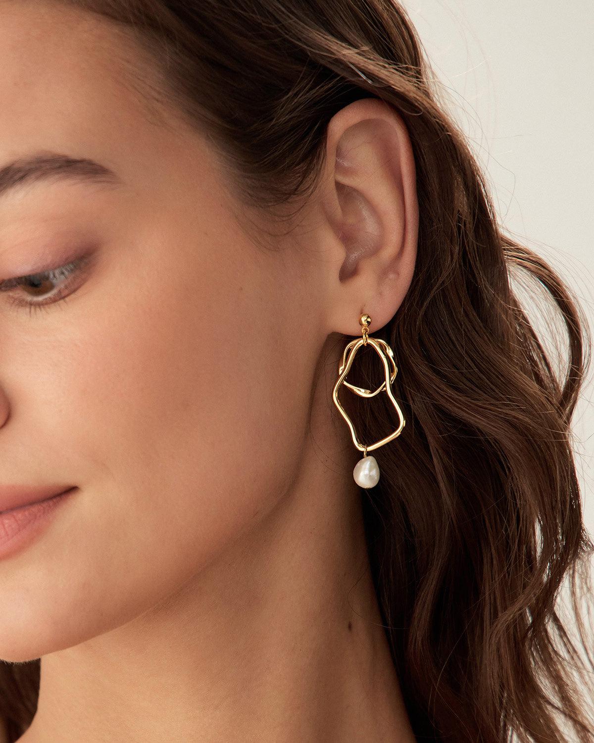 Metal Pearl Earrings Product Image