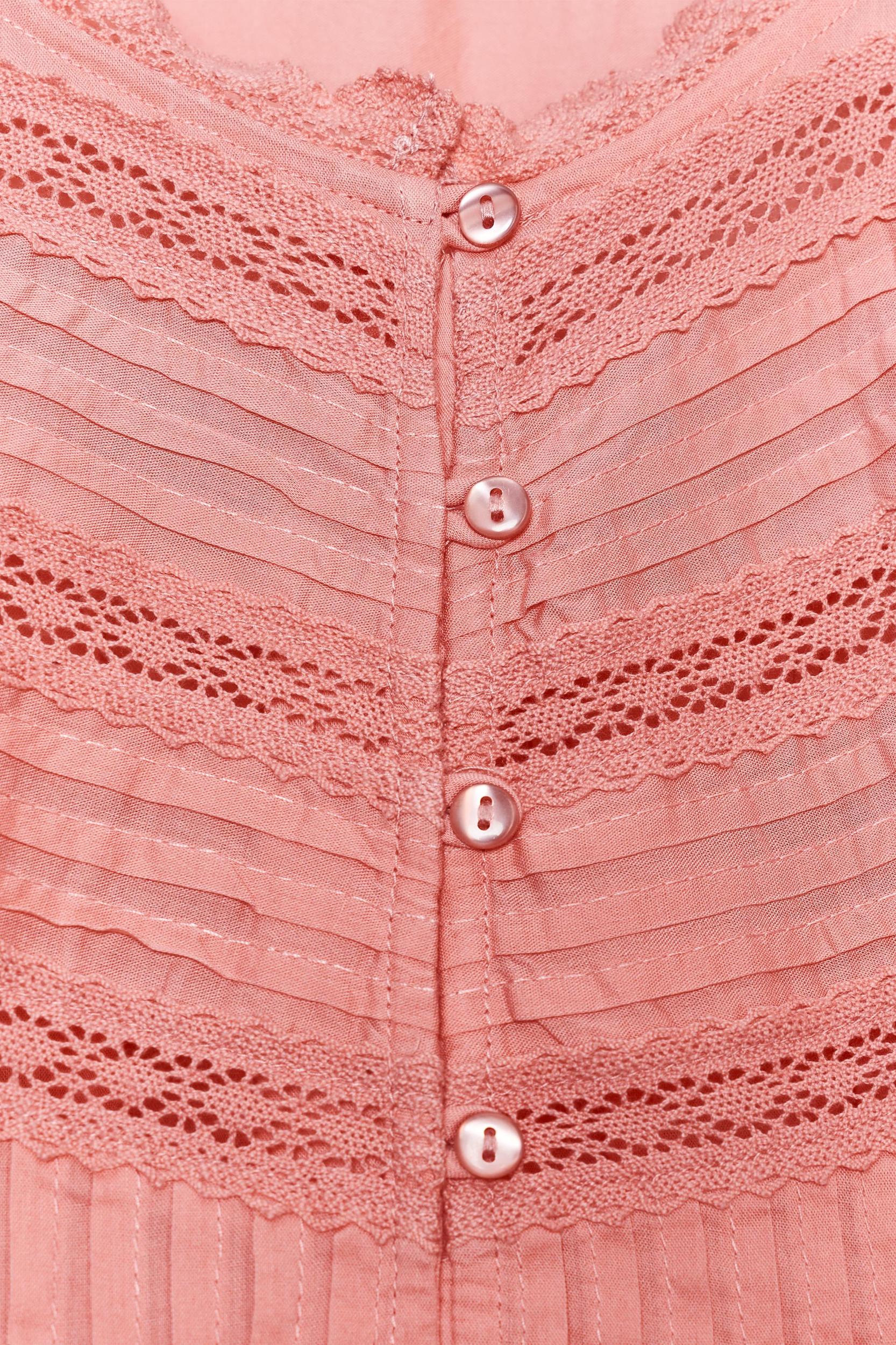 LACE ROMANTIC BLOUSE Product Image