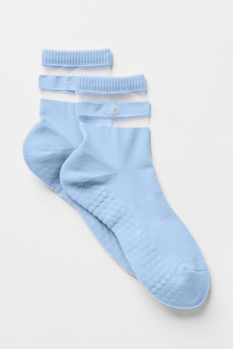 ALO | Womens Pulse Grip Socks Size: S/M (5-7.5) Product Image
