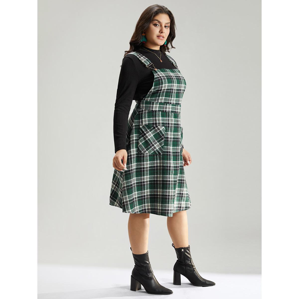 Plus Size Christmas Plaid Patched Pocket Overall Cami Dress DarkGreen Women Elegant Adjustable Straps Spaghetti Strap Sleeveless Curvy Midi Dress BloomChic 12/L Product Image