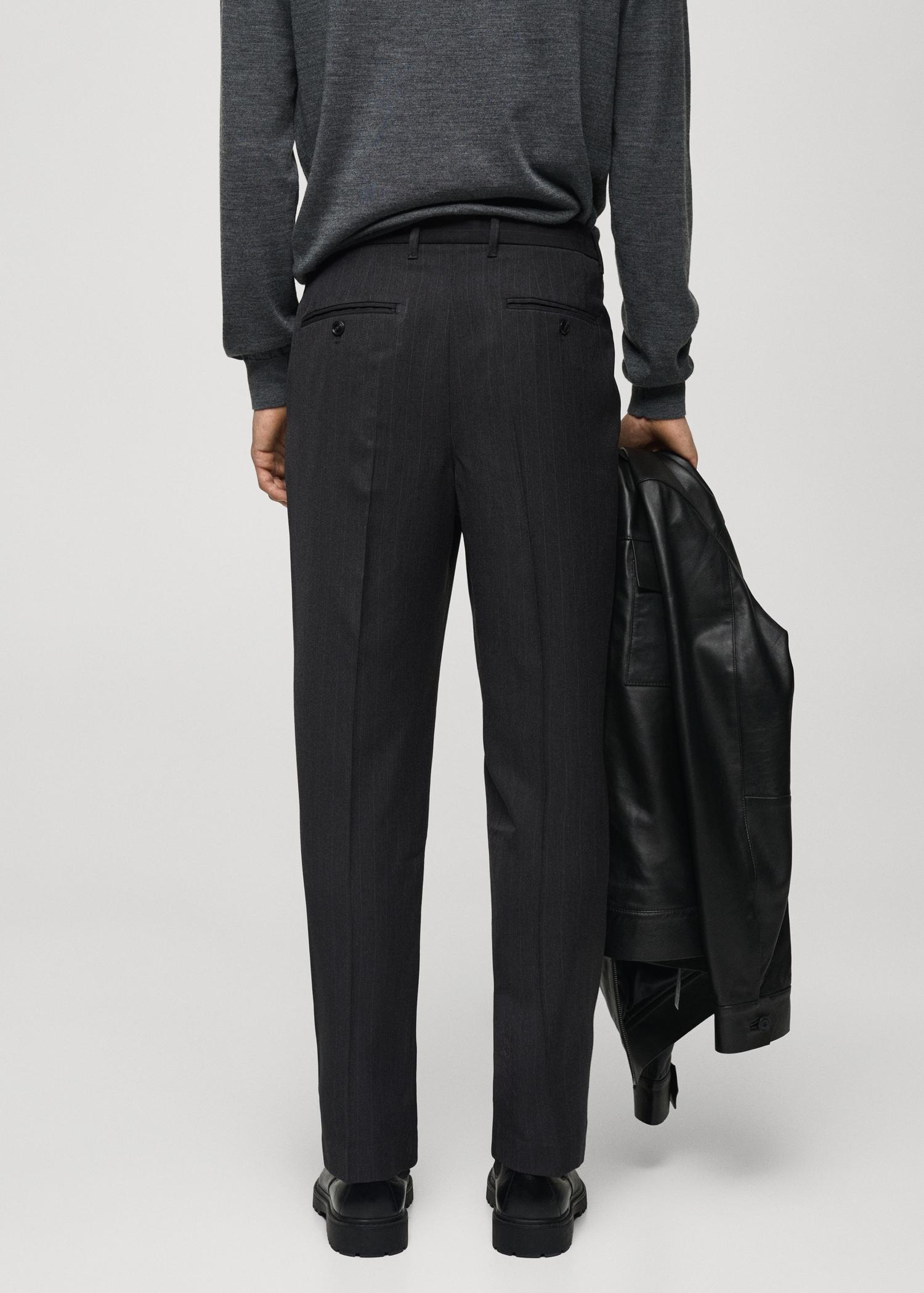 Regular-fit pleated pants - Men | MANGO USA Product Image
