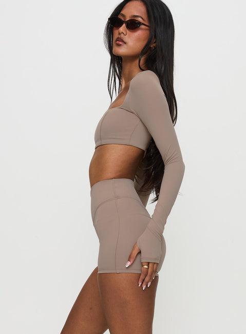 Touchdown Active Contour Short Taupe Product Image