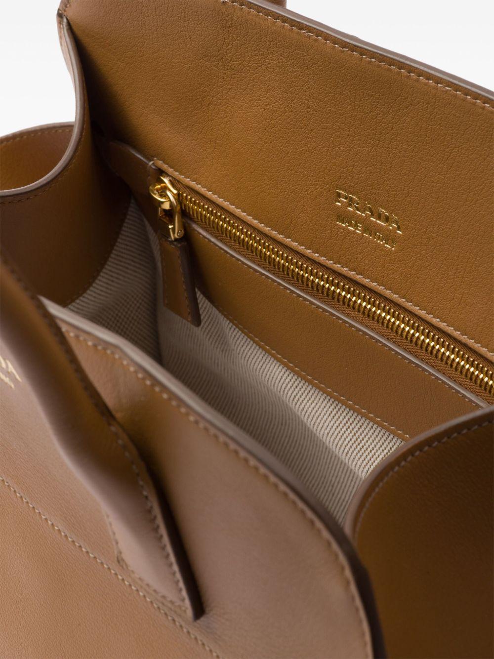 medium leather tote bag Product Image