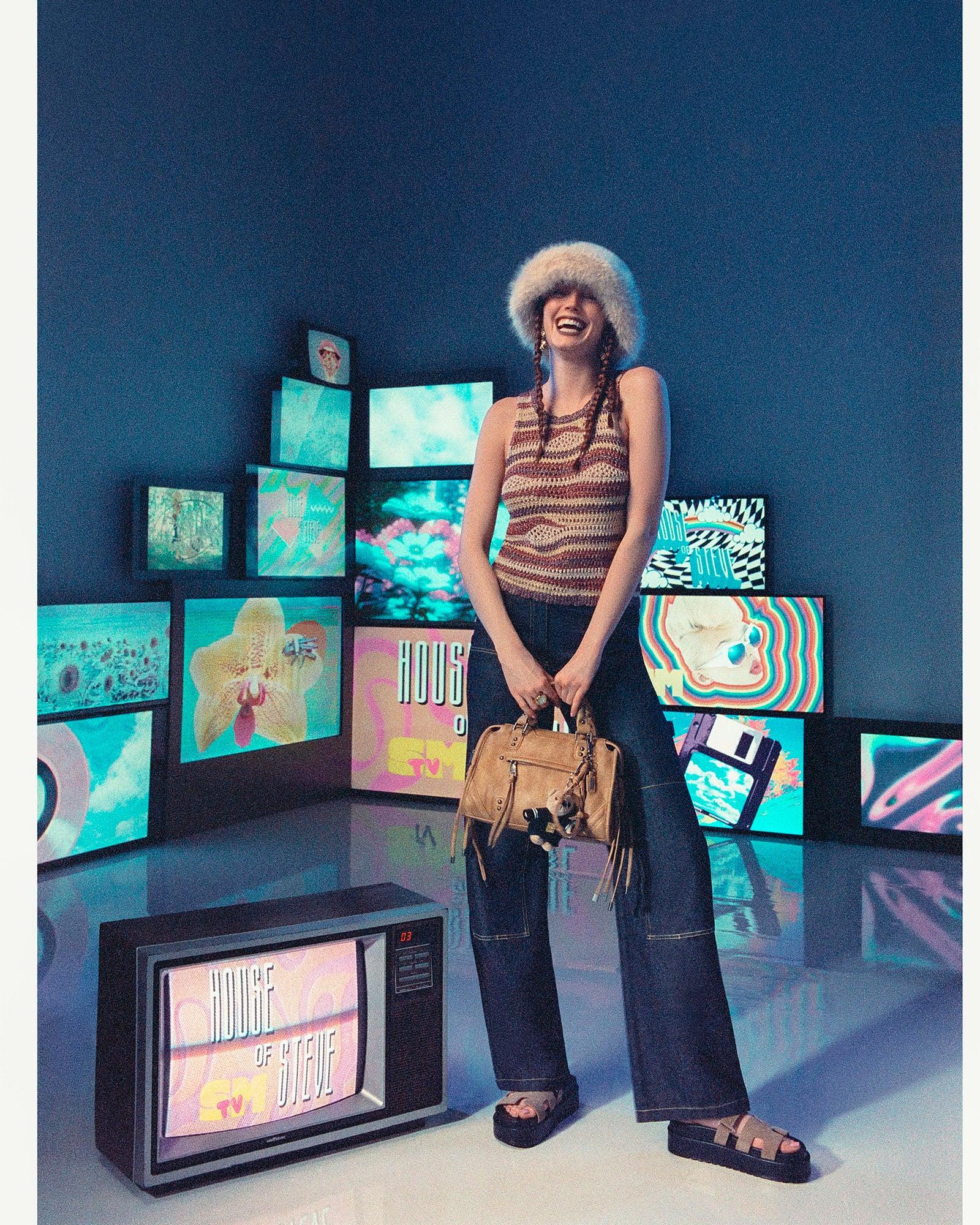 RIGGS BAG OLIVE Female Product Image