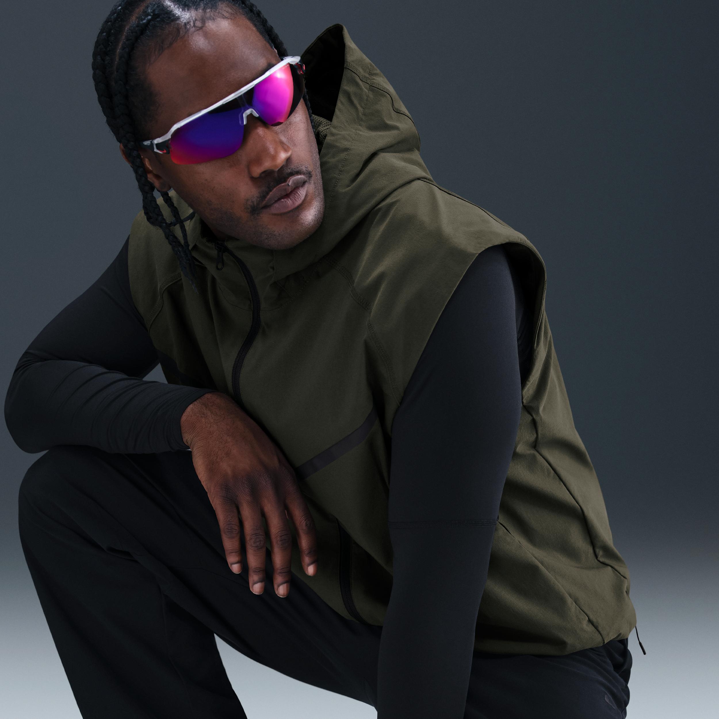 Nike Men's Tech Dri-FIT Woven Windrunner Vest Product Image