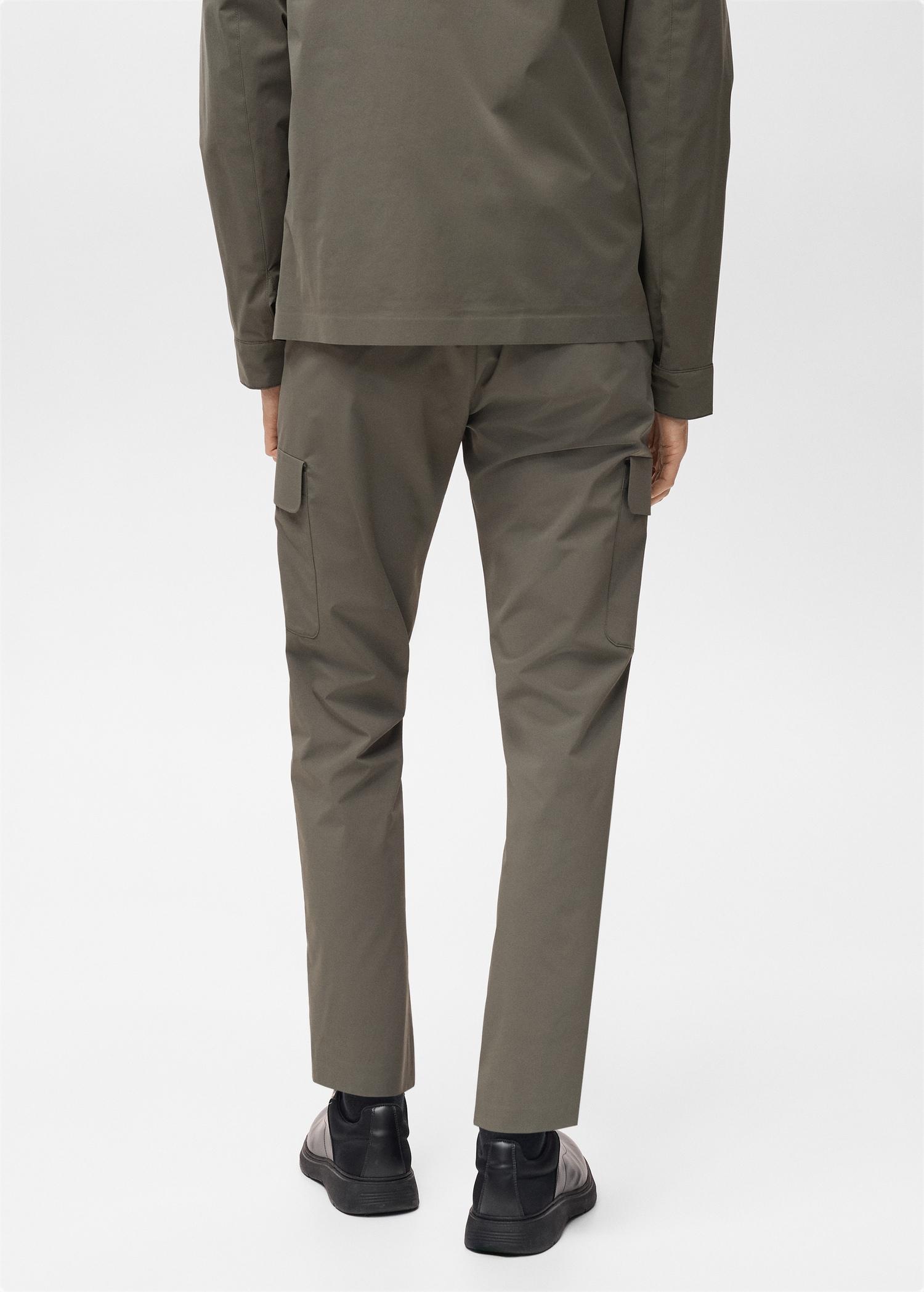 Thermoregulating comfort stretch cargo pants - Men | MANGO USA Product Image
