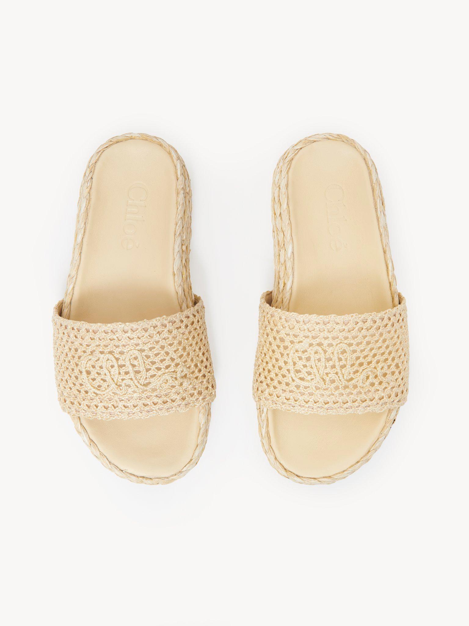 Isla slide Product Image