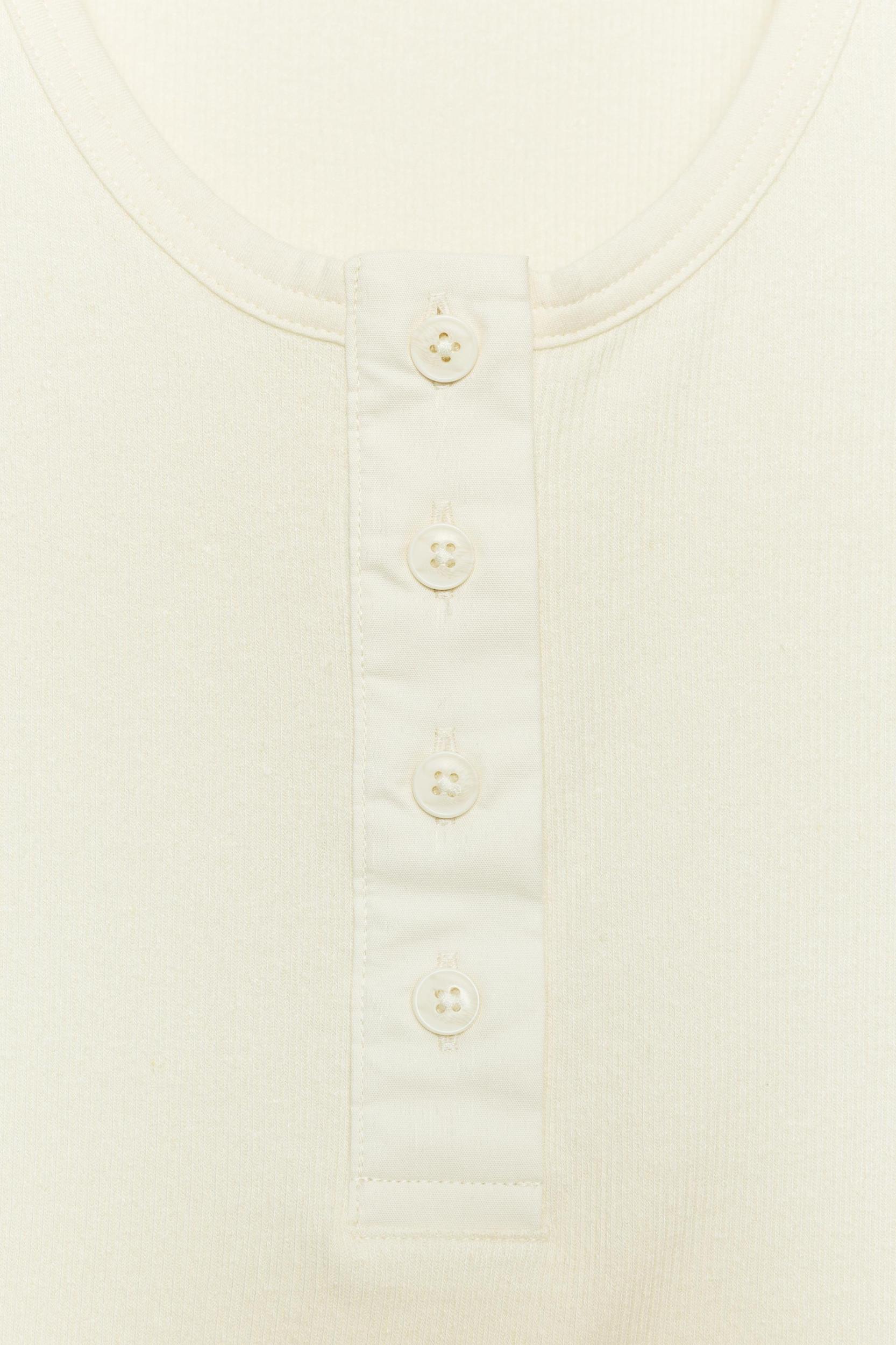 LINEN BLEND BUTTON-FRONT T-SHIRT Product Image