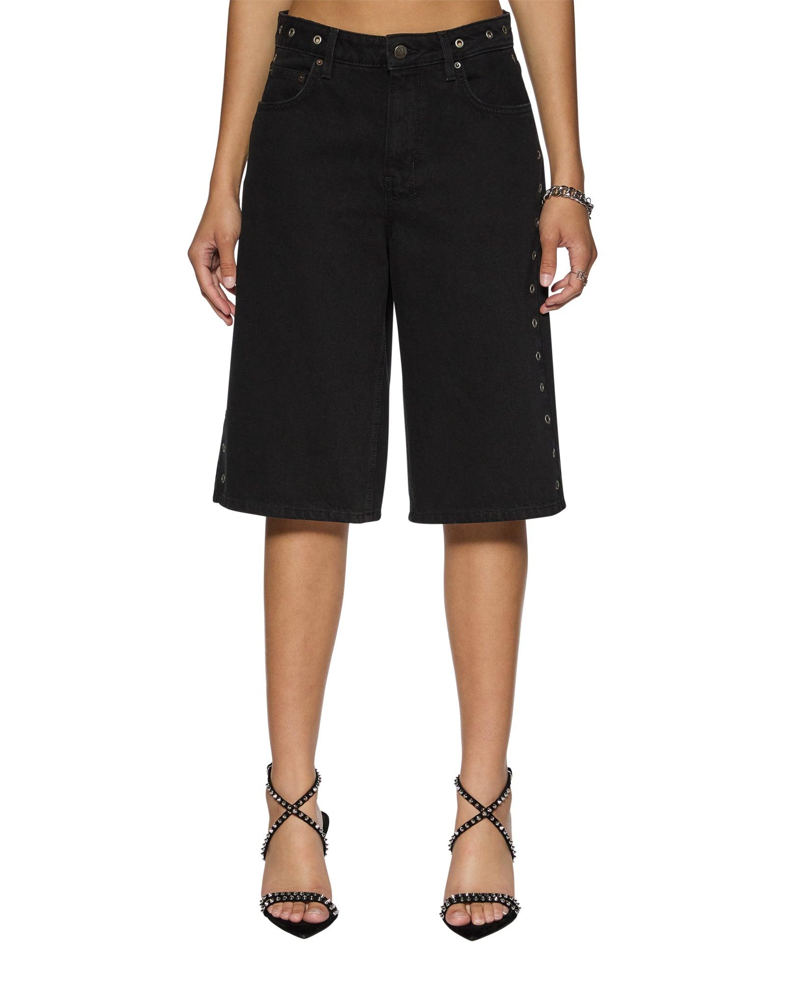 LOW RIDER SHORT VICE Female Product Image