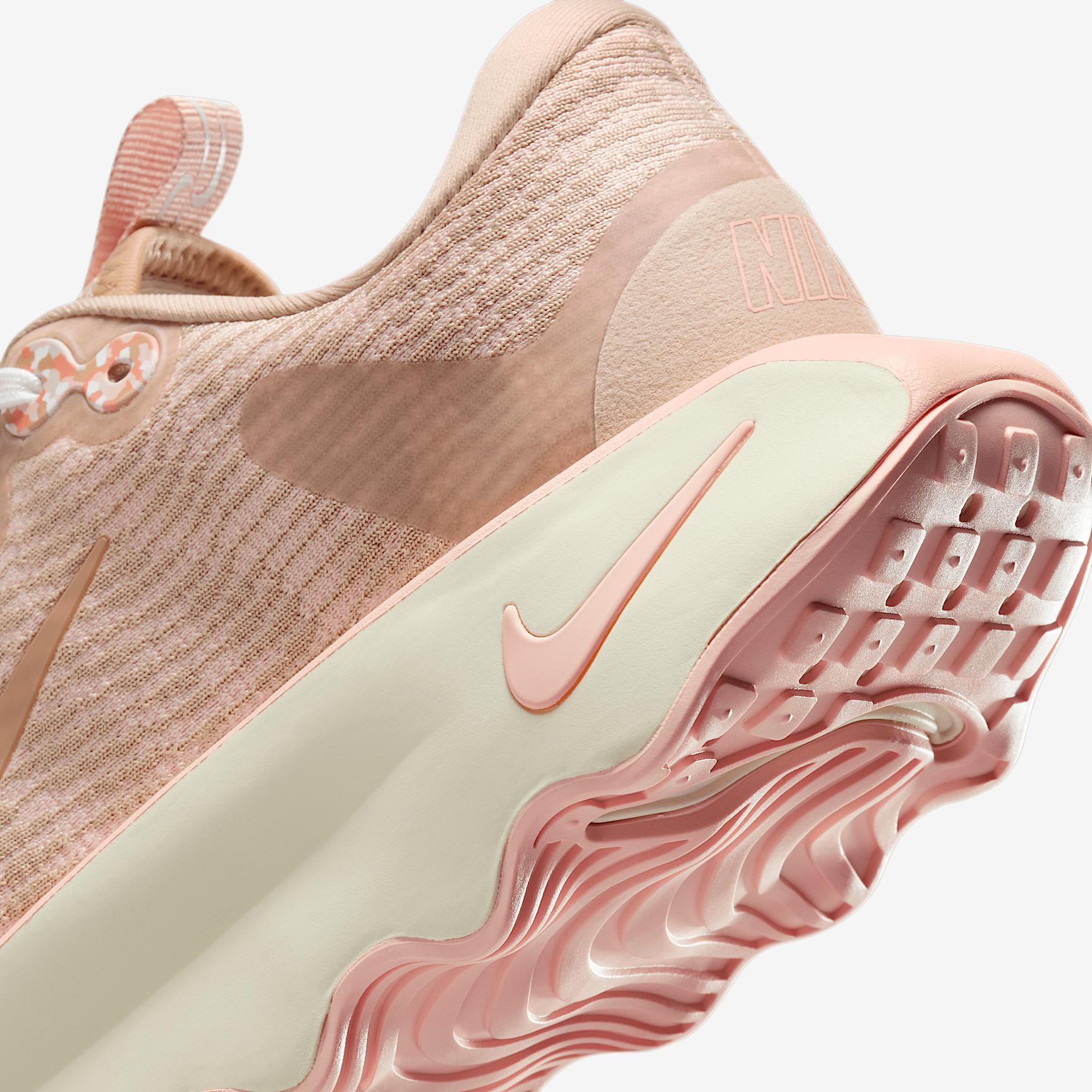 Nike Women's Motiva Walking Shoes Product Image