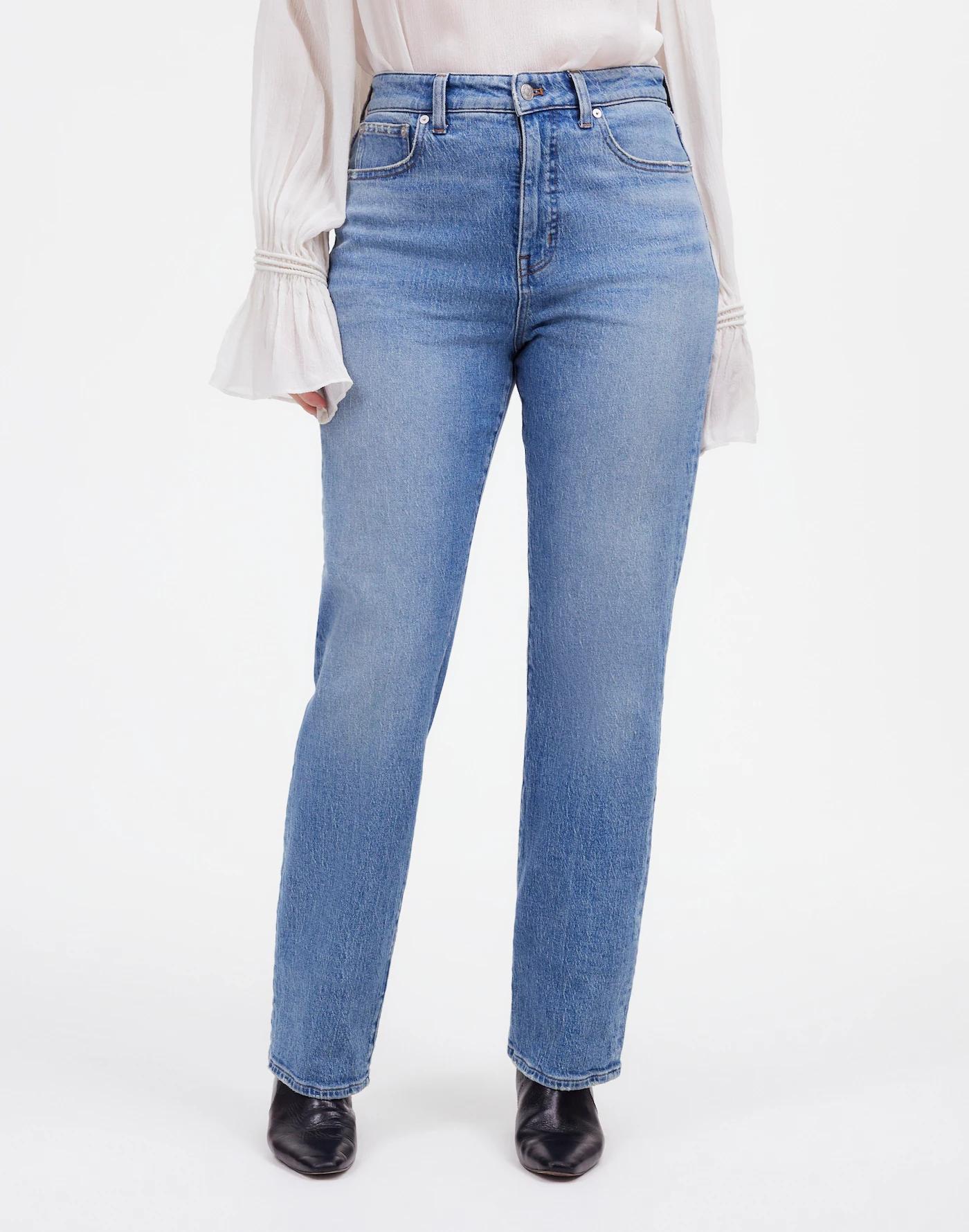 The Curvy '90s Straight Jean Product Image