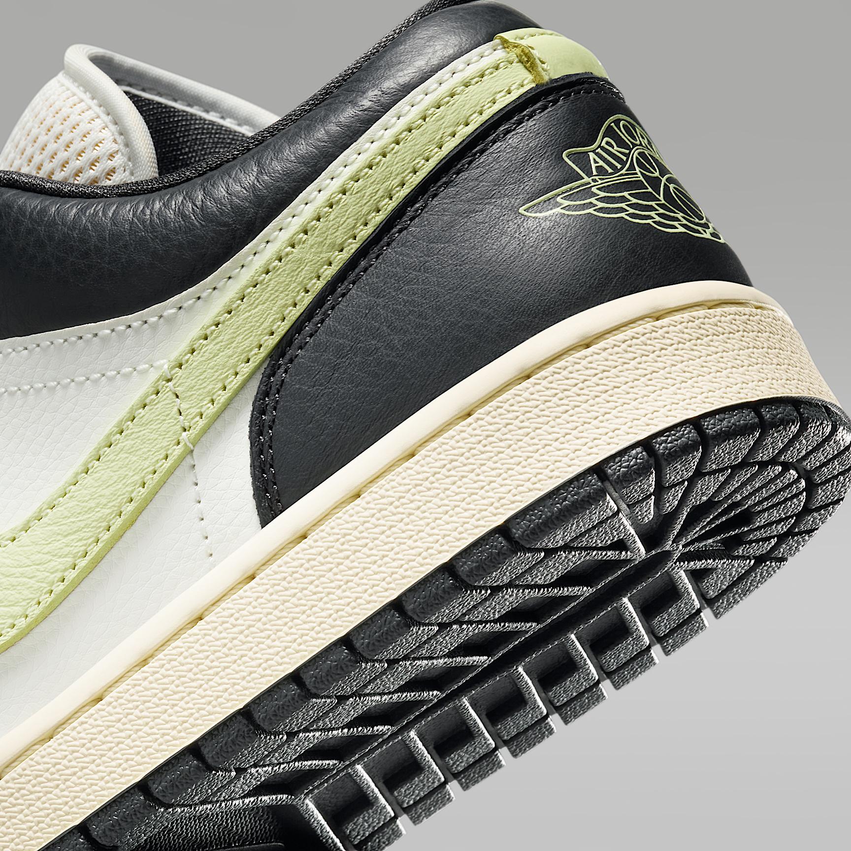 Womens Air Jordan 1 Low SE Shoes | HQ3009-003 Product Image