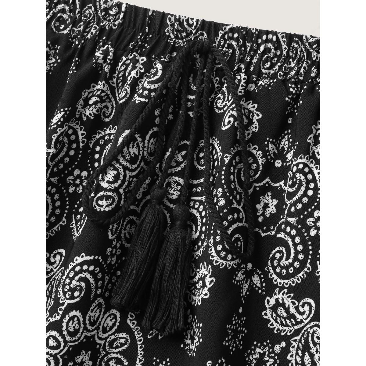 Plus Size Boho Print Tiered Mini Skirt Women BlackFlower Loose No stretch Side seam pocket Everyday-Casual Skirts BloomChic 14-16/1X Product Image