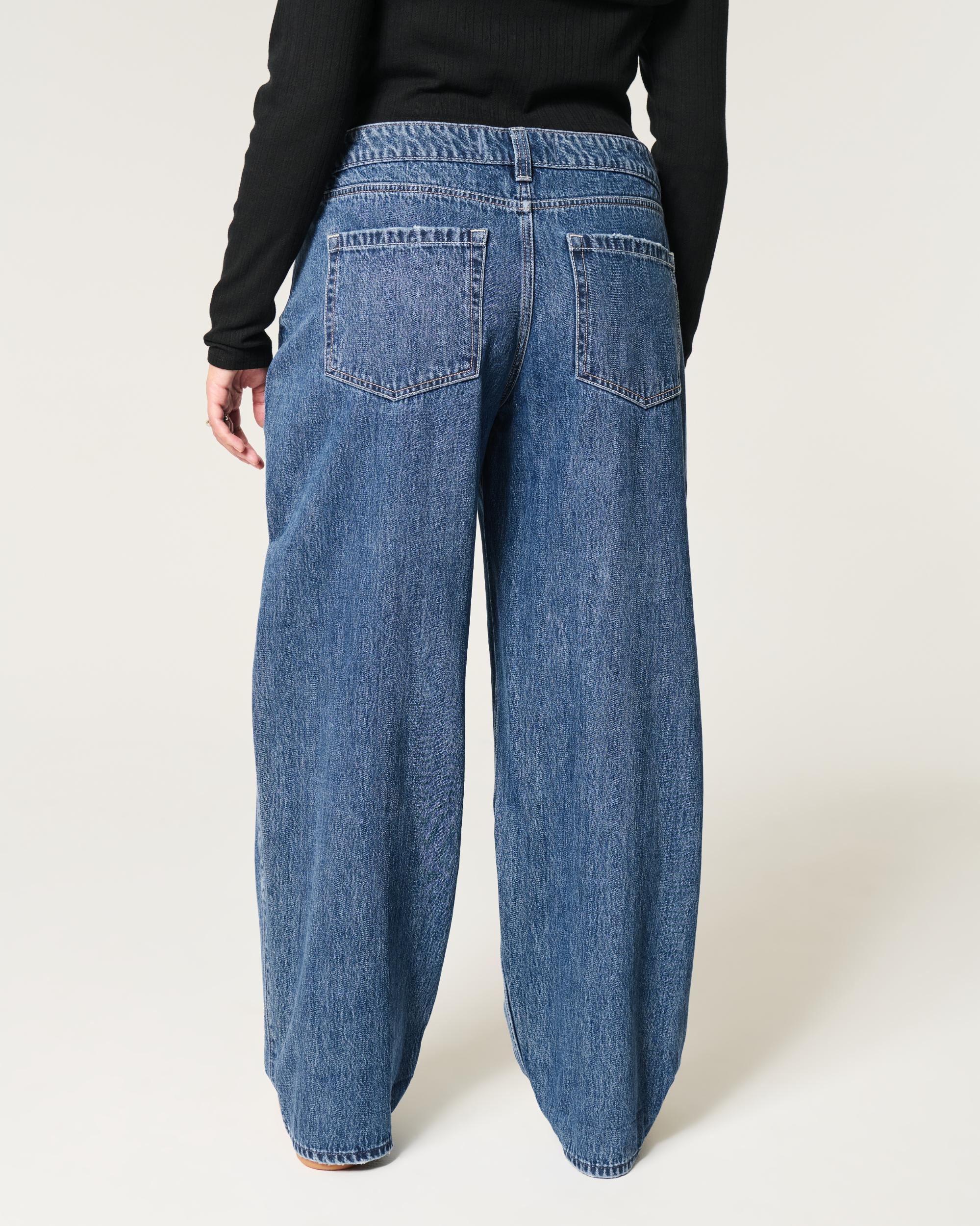 Low-Rise Medium Wash Tapered Baggy Jeans Product Image