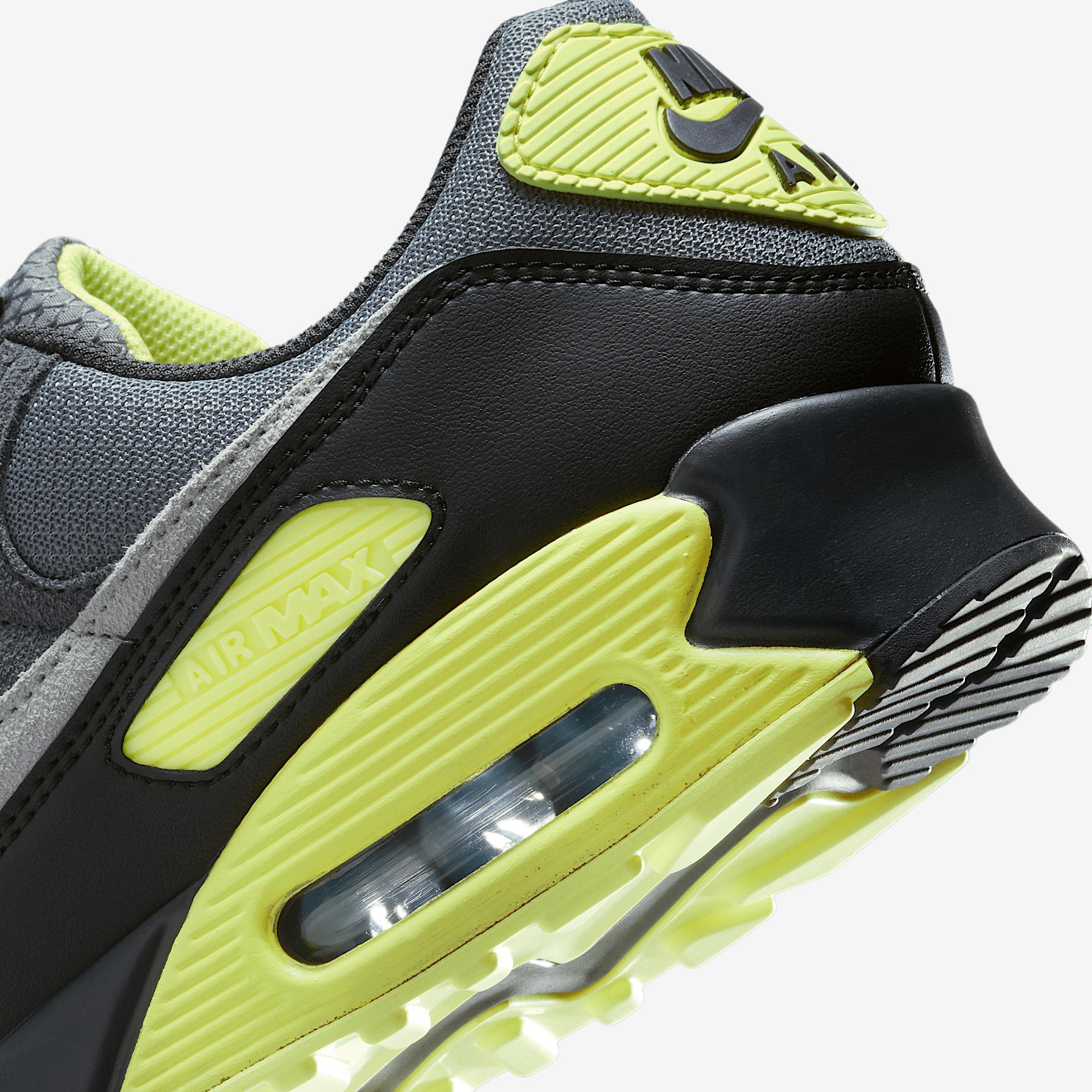 Nike Men's Air Max 90 Shoes Product Image