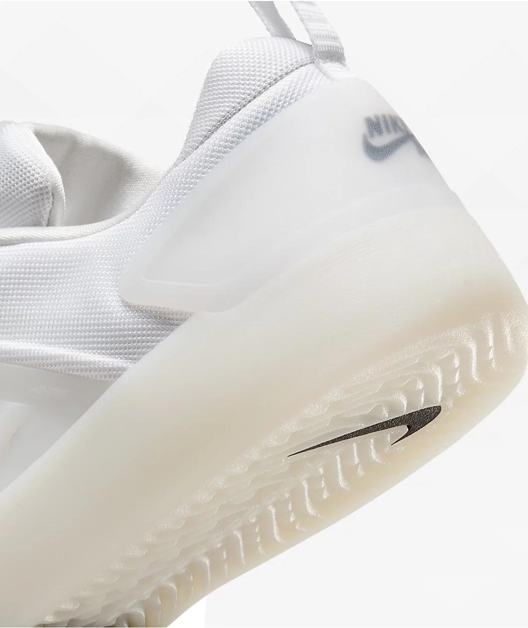 Nike SB Zoom Nyjah 4 White & Black Skate Shoes Product Image