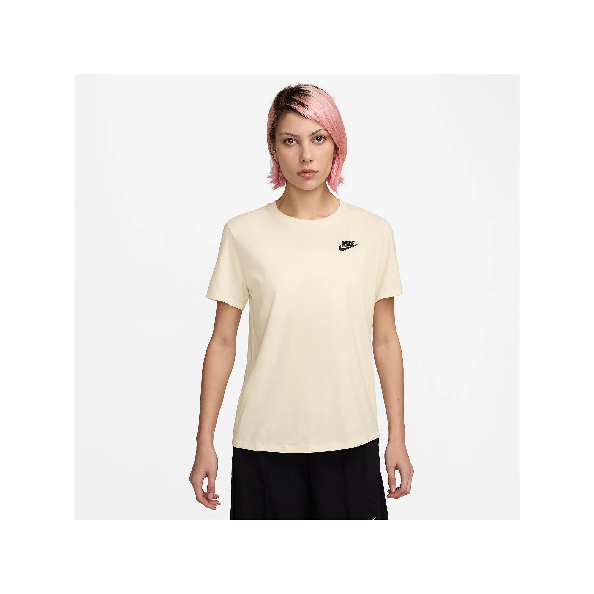 Women's Nike Sportswear Club Essentials Tee,  Product Image