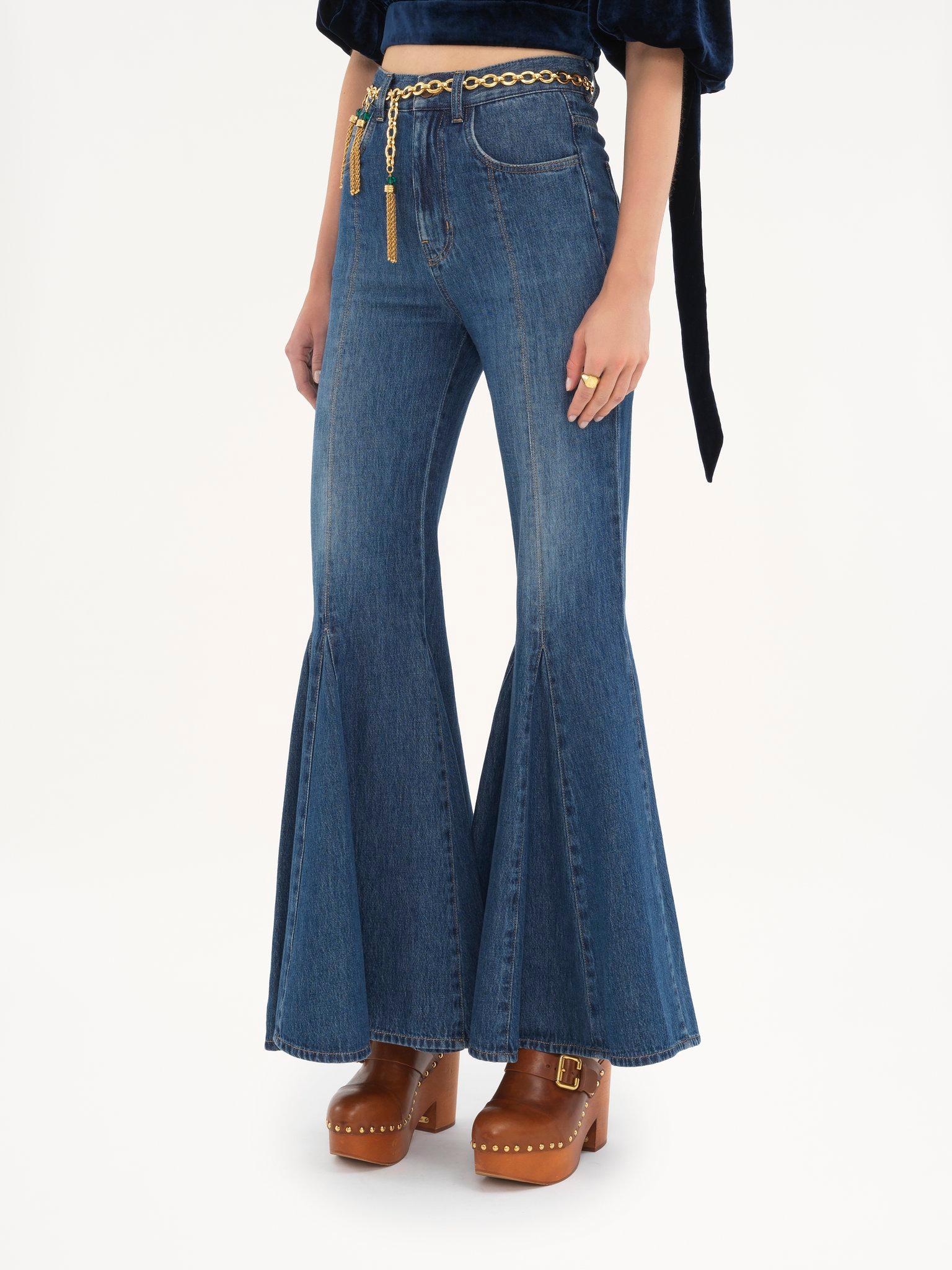 Fluid flare jeans in denim Product Image