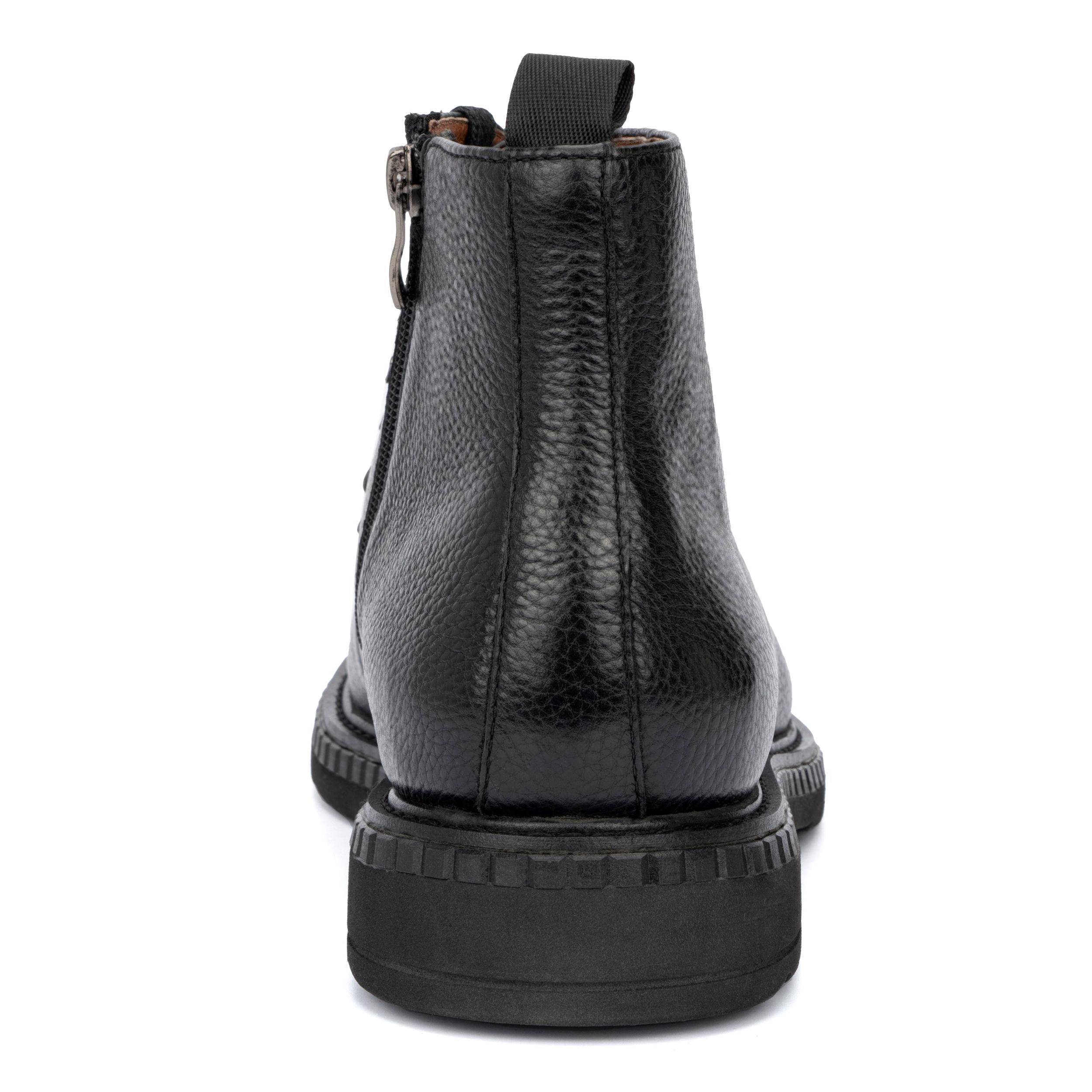 Vintage Foundry Co. Men's Hayden Chukka Boot Product Image