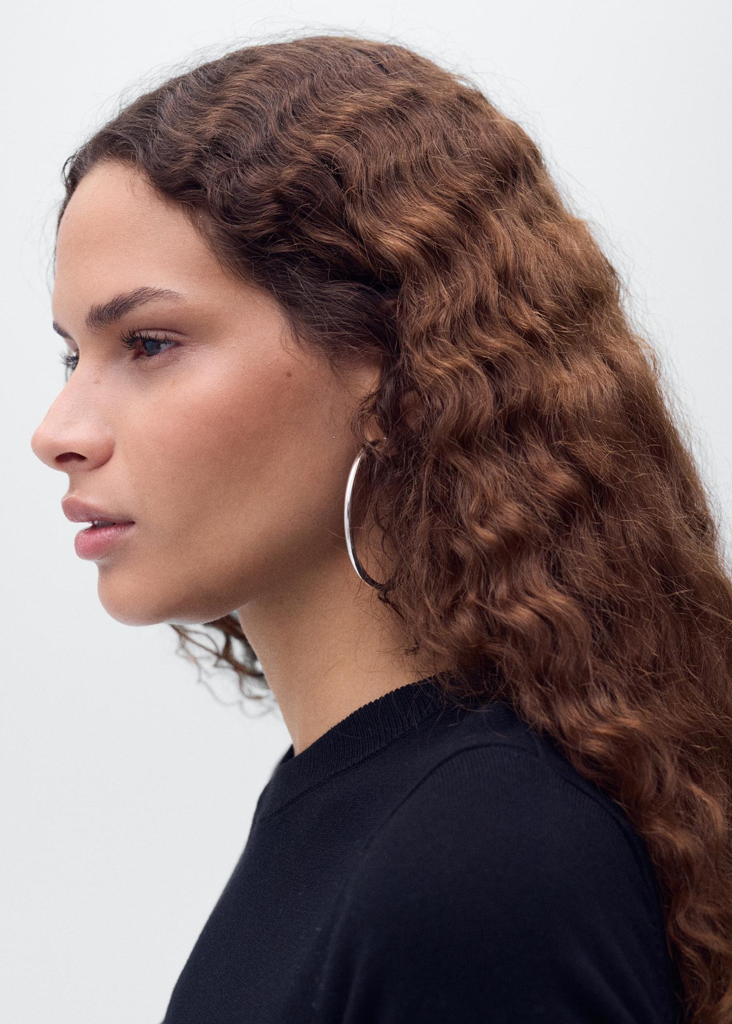 Short-sleeved fine-knit sweater - Women | MANGO USA Product Image