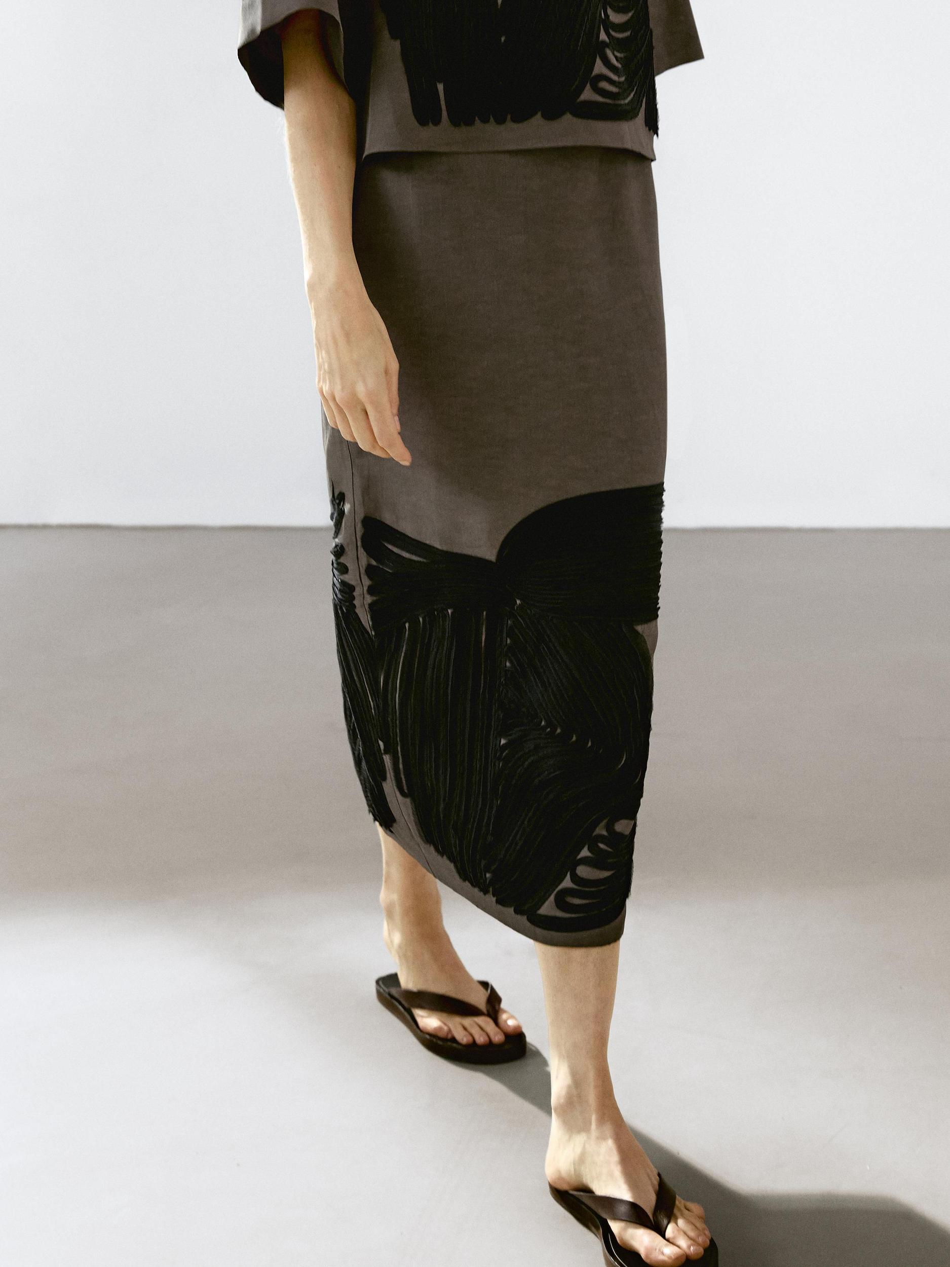 Midi skirt with contrasting trims Product Image
