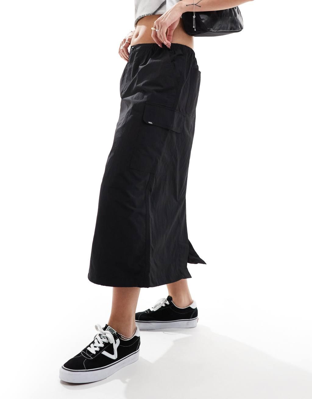 Vans riley parachute cargo skirt in black Product Image