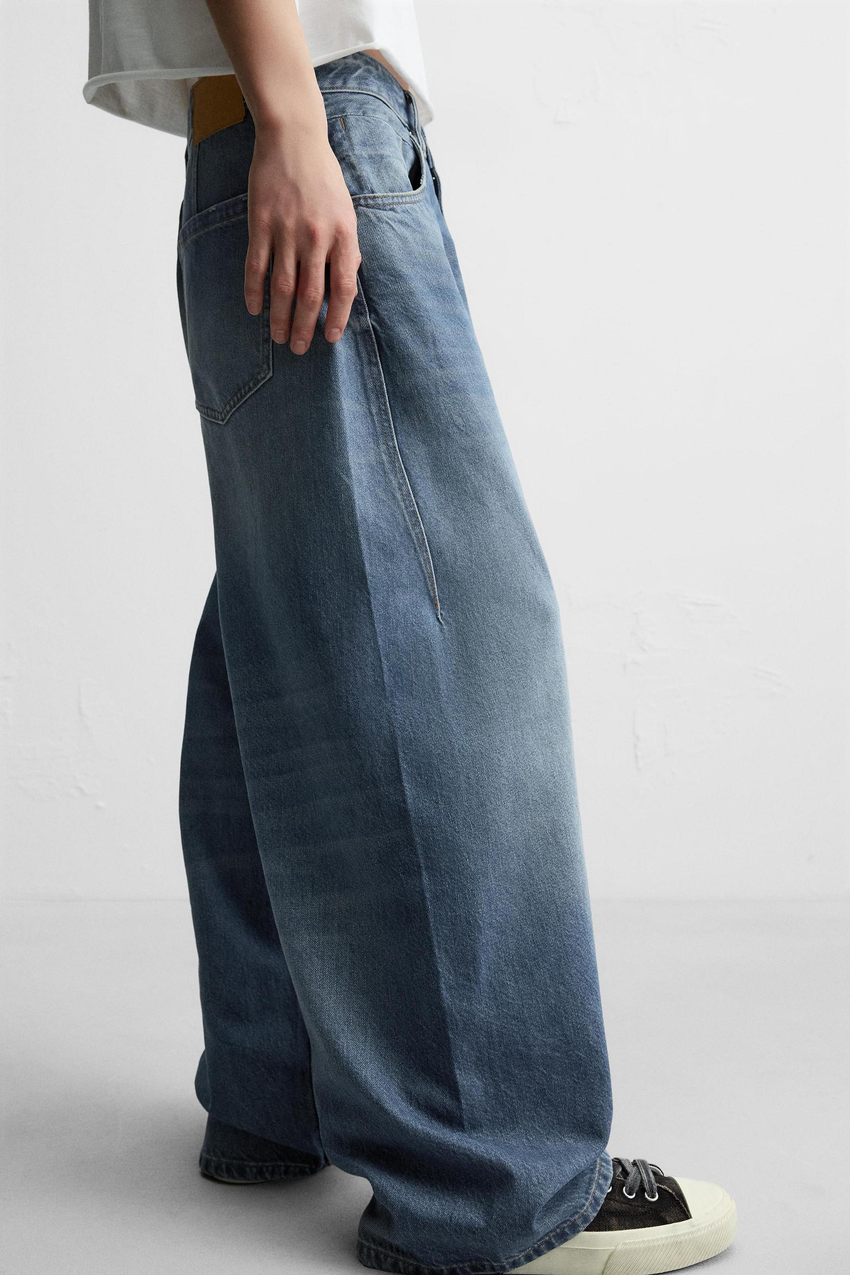 BALLOON FIT JEANS Product Image