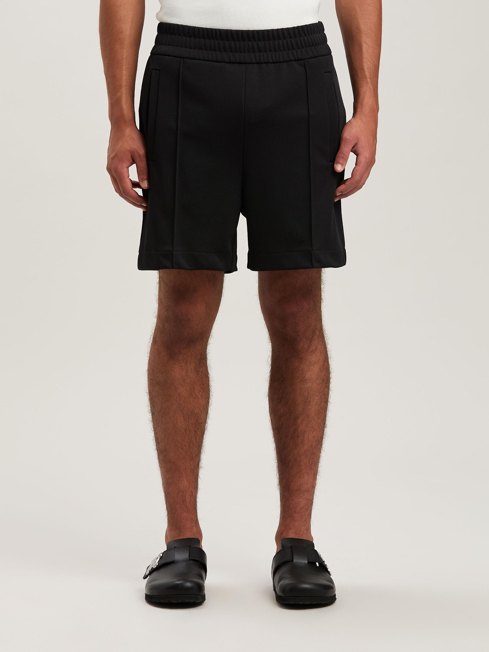 BACK CURVED LOGO TRACK SHORTS BLACK - OF Product Image