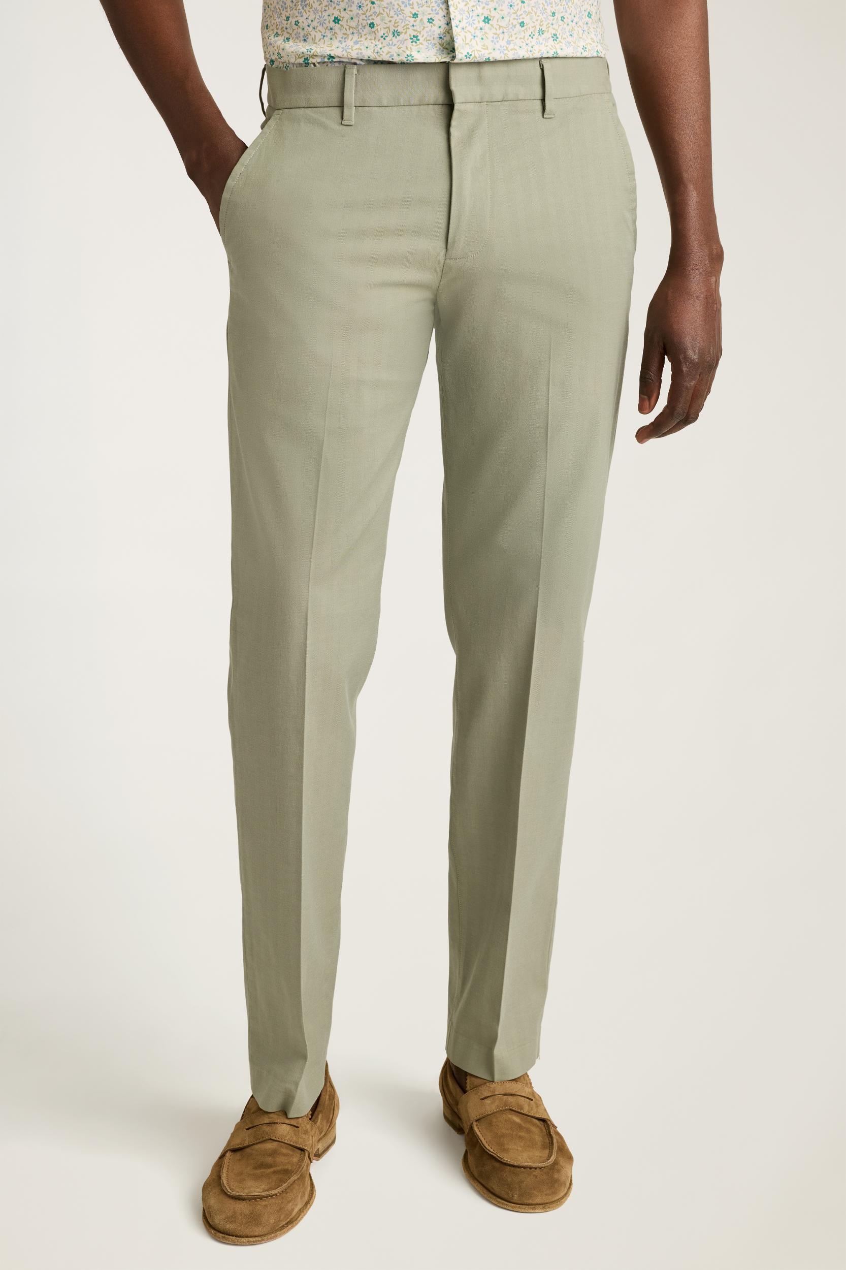 Weekday Warrior Dress Pants Product Image